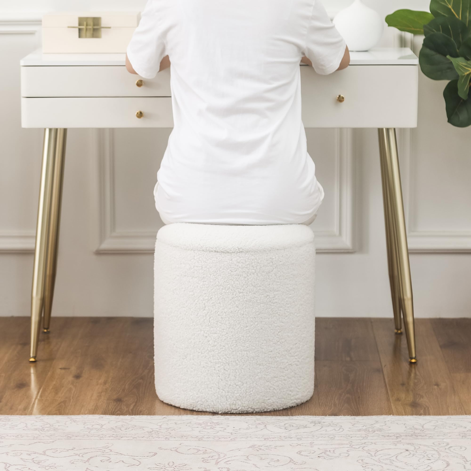 Round Storage Ottoman with Lid - Soft Teddy Velvet Upholstered Footstool, Small Modern Footrest for Living Room, Bedroom & Nursery - Cream White Home Decor for Extra Seating & Hidden Storage