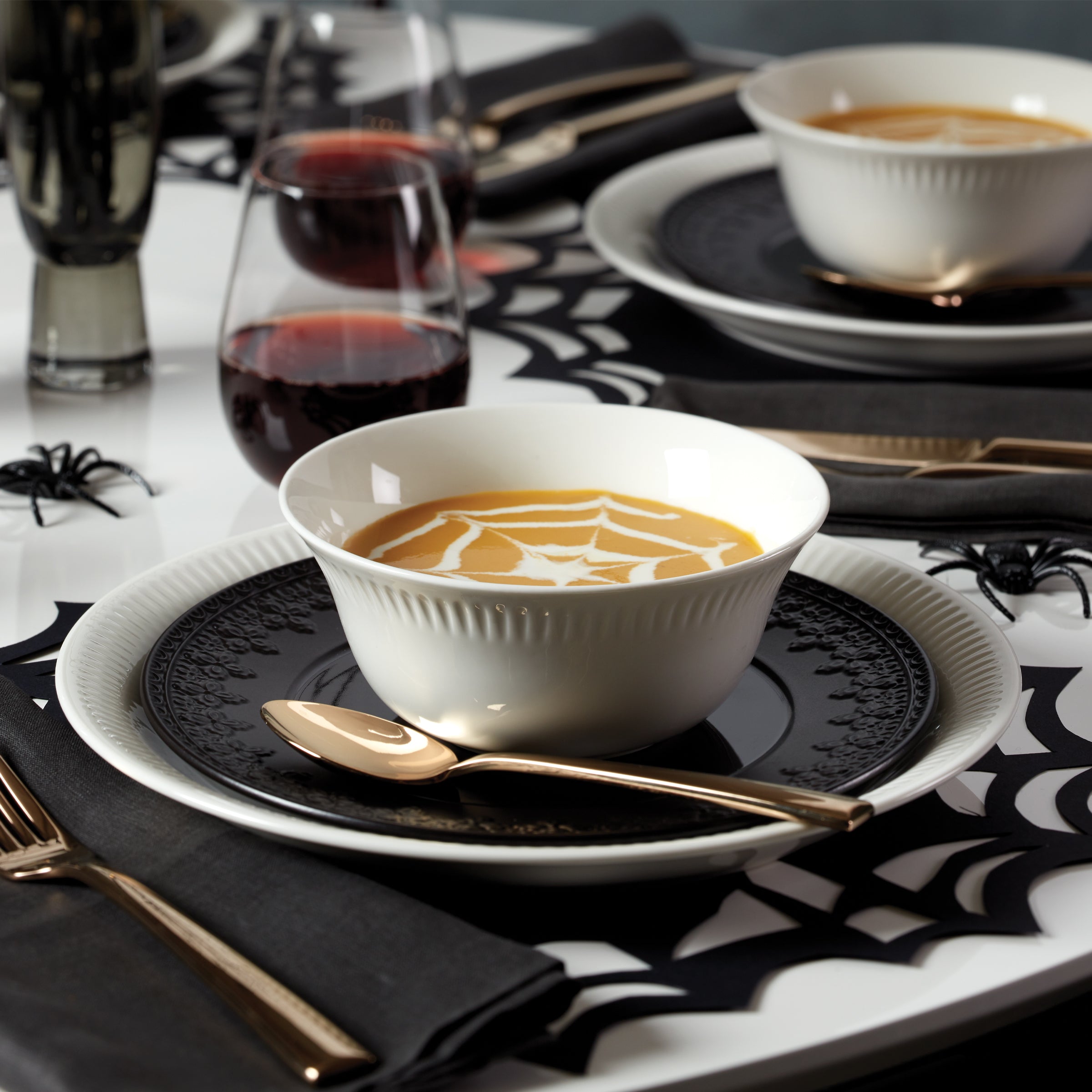 Premium White Porcelain Dinner Plates Set of 4 - Elegant Round Plates for Fine Dining, Restaurants & Home Entertaining