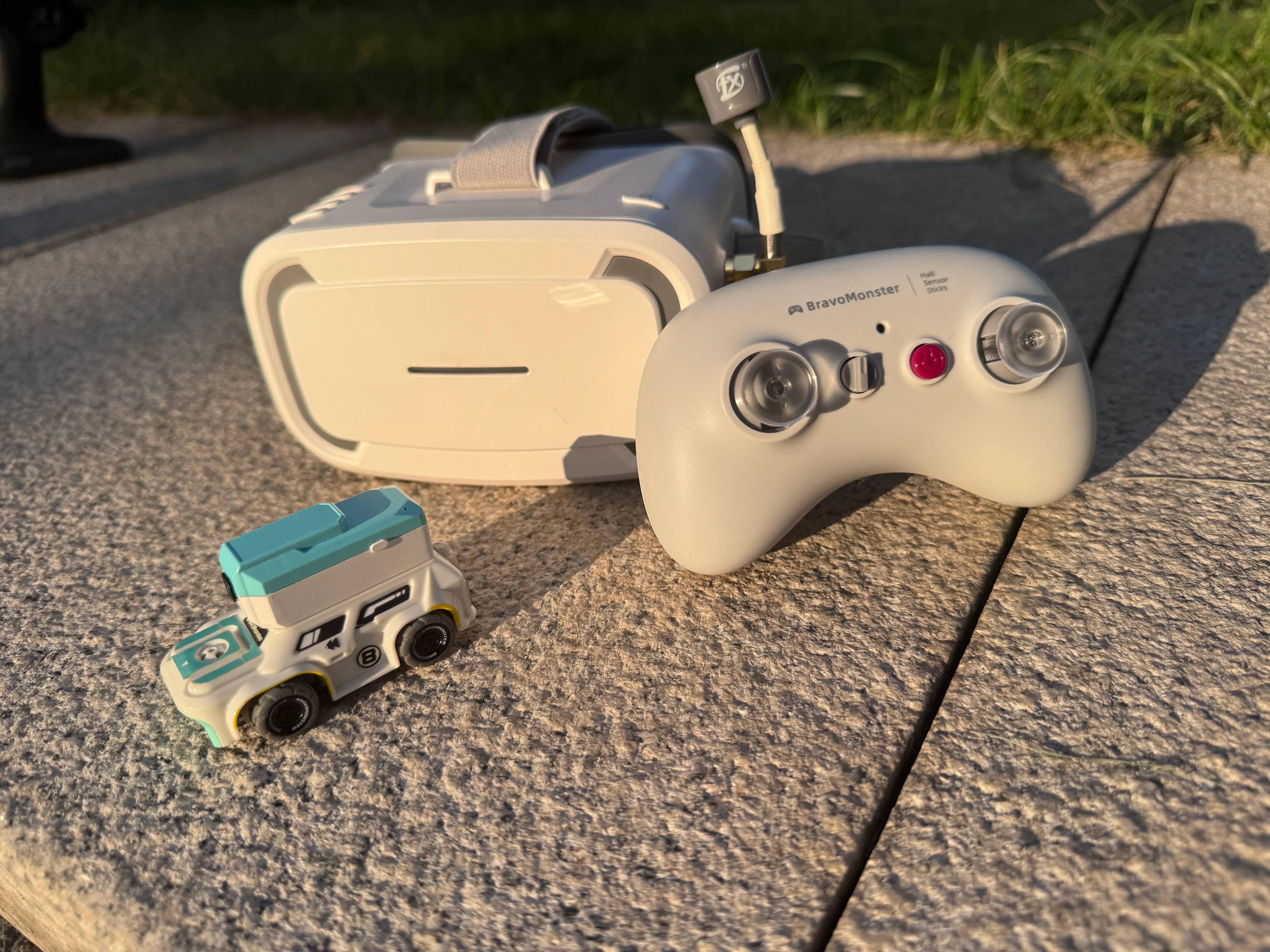 BravoMonster 1:72 Scale Micro Drift RC Car - 2.4GHz Full Proportional Remote Control RTR with FPV Camera - Perfect for Indoor Racing, Drift Practice & FPV Experience