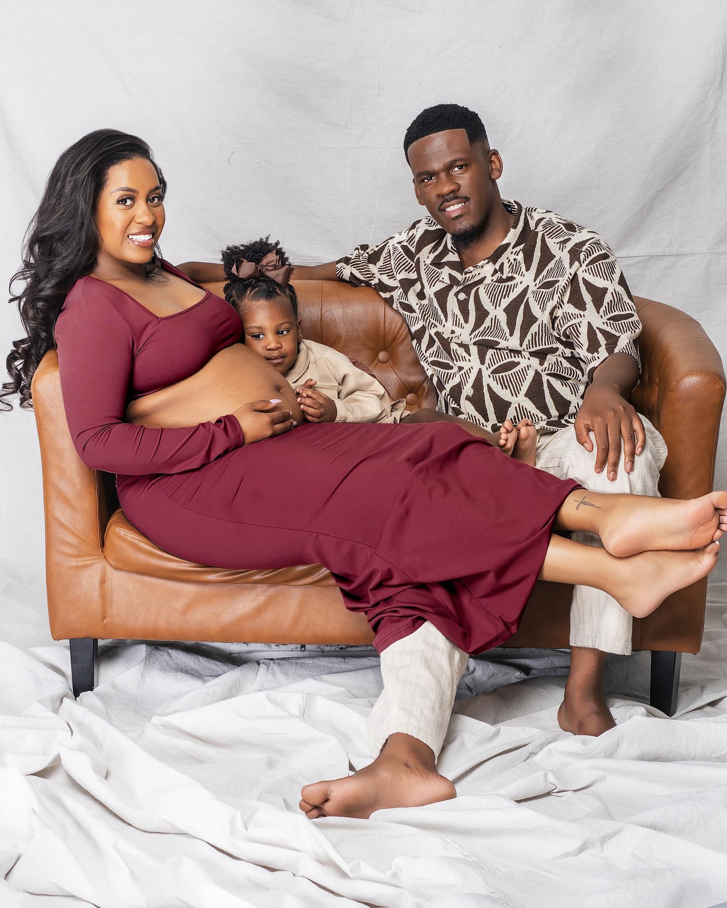 Stylish Cut Out Maternity Dress for Pregnancy Photos - Open Belly Long Sleeve Photography Gown with Square Neck - Perfect for Maternity Photoshoots, Baby Showers & Special Occasions