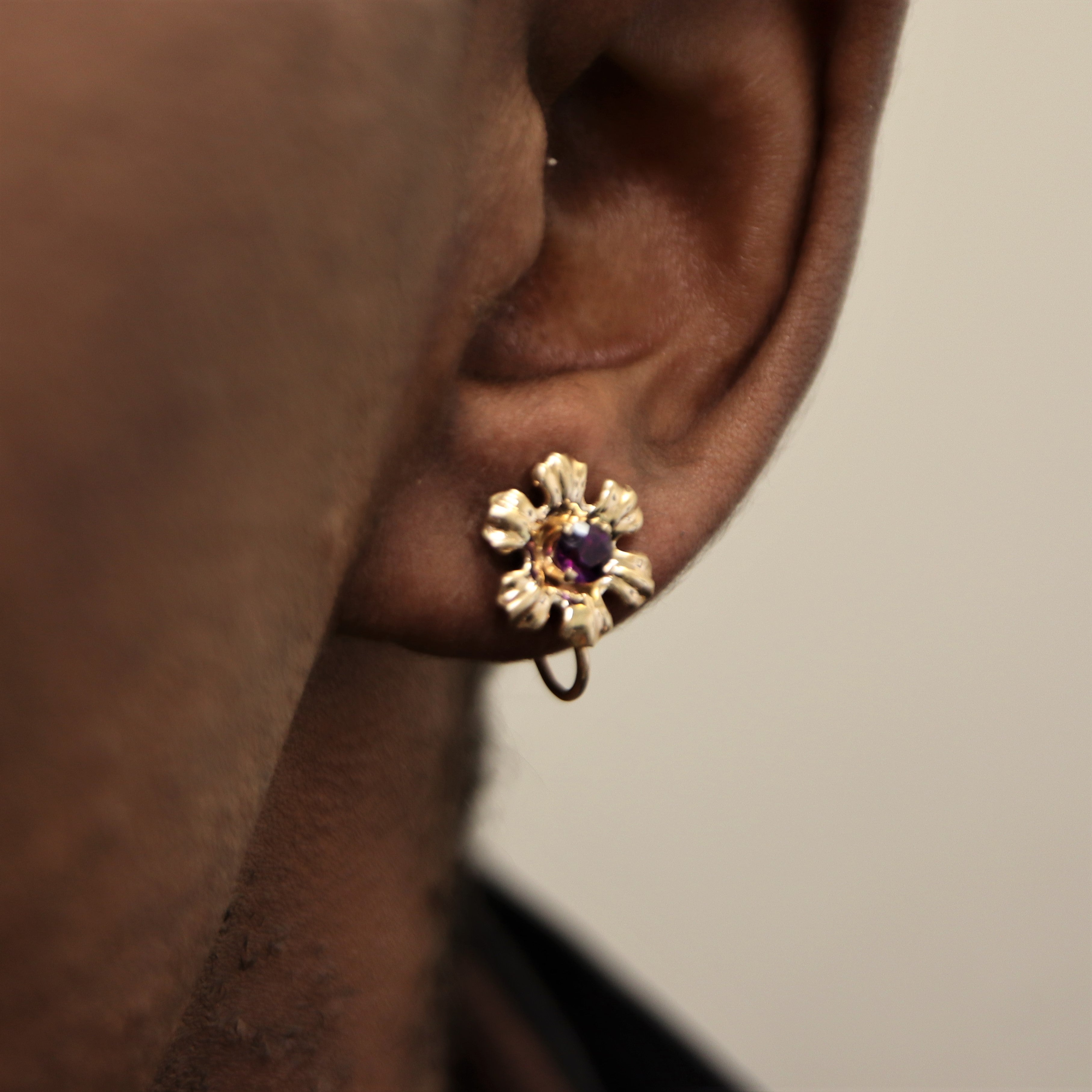 Vintage 1960s Floral Amethyst Clip-On Earrings | 0.50ctw | Purple Gemstone Jewelry | Perfect for Retro Fashion & Special Occasions