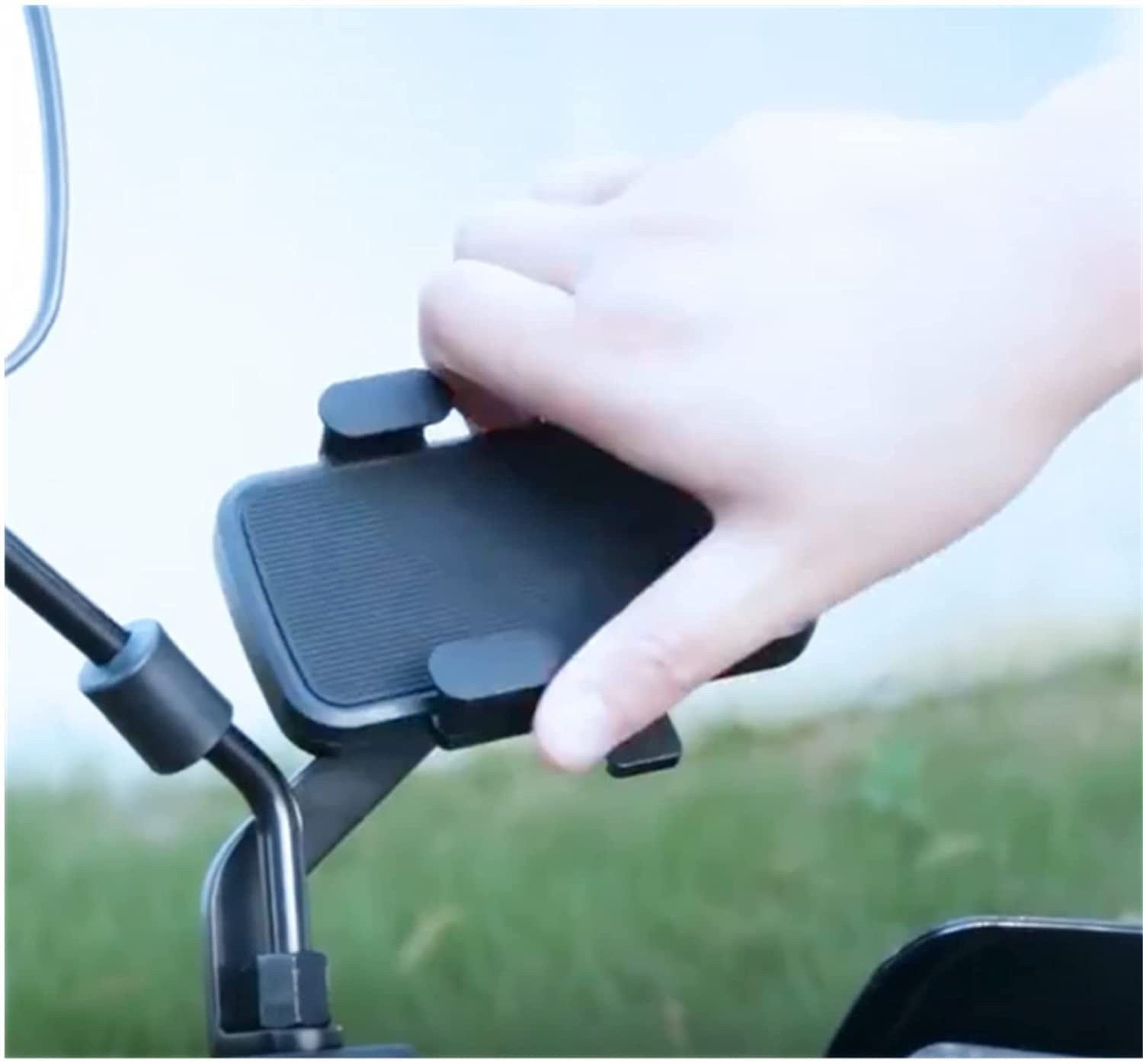 Universal Motorcycle Phone Mount Holder - One Hand Operation, 360° Rotation & Anti-Shake for 4.5