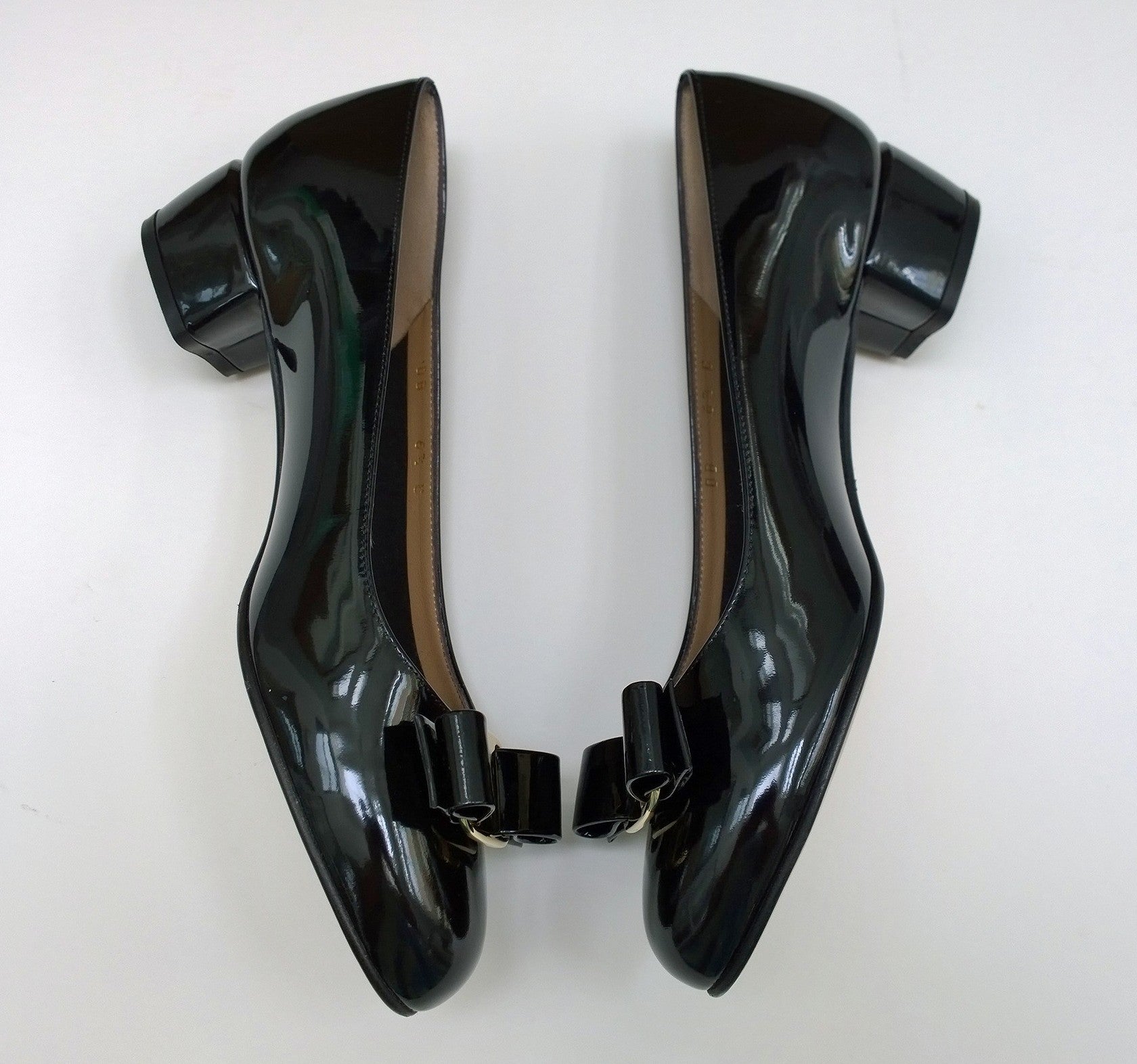 Ferragamo Vara Black Patent Leather Bow Block Heels Women's Shoes - C Width - New in Box - Perfect for Office, Wedding & Special Occasions