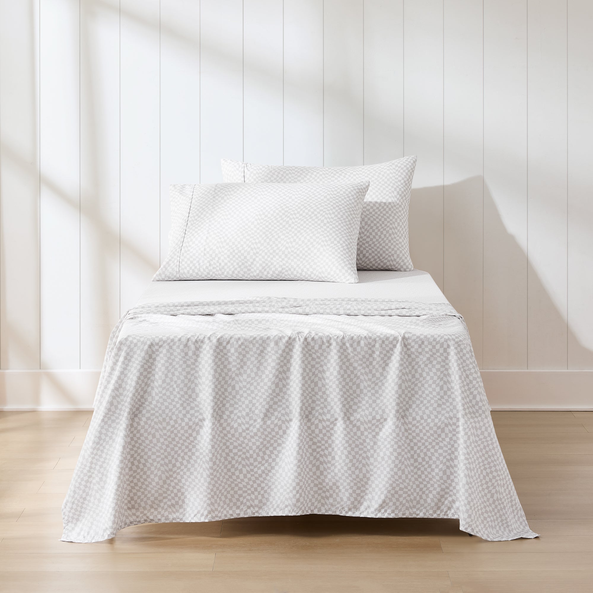 Circus Wavy Checks Sheet Set - Soft & Breathable Cotton Bedding for Kids & Adults - Perfect for Bedrooms, Dorms, and Guest Rooms