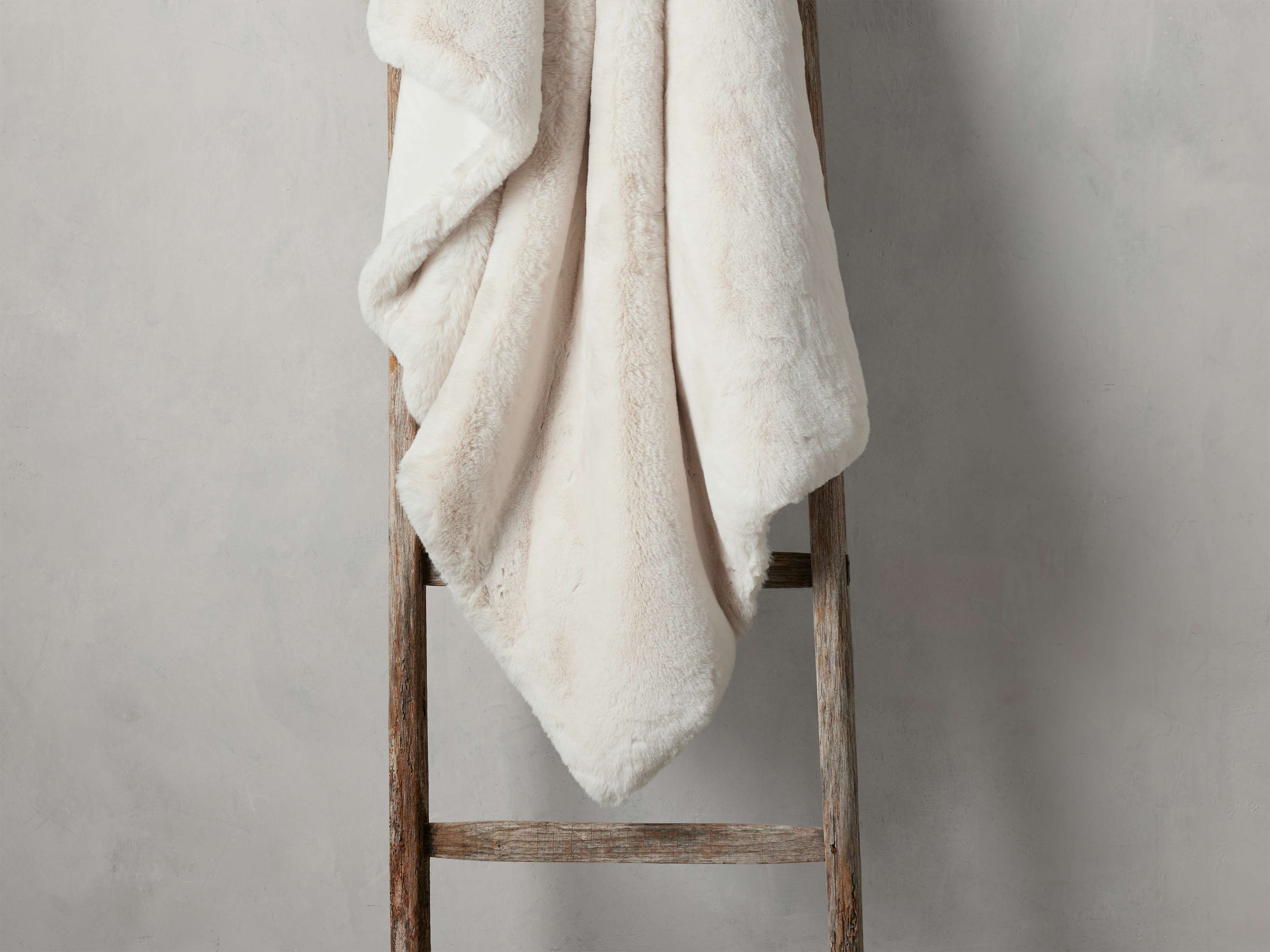 Luxury Faux Fur Rabbit Throw Blanket - Soft Plush Cozy Flannel Fleece for Couch, Bed, Sofa - Perfect for Winter, Home Decor, and Gifts