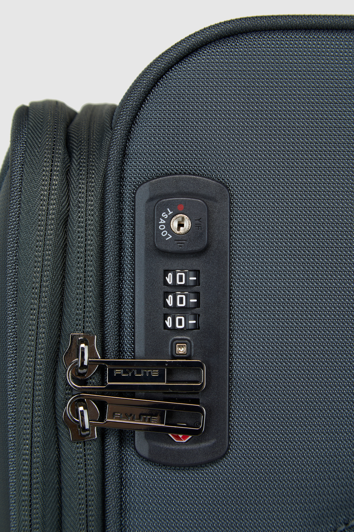 Spin Air 4 72cm Lightweight Spinner Suitcase Luggage - Perfect for International Travel & Business Trips