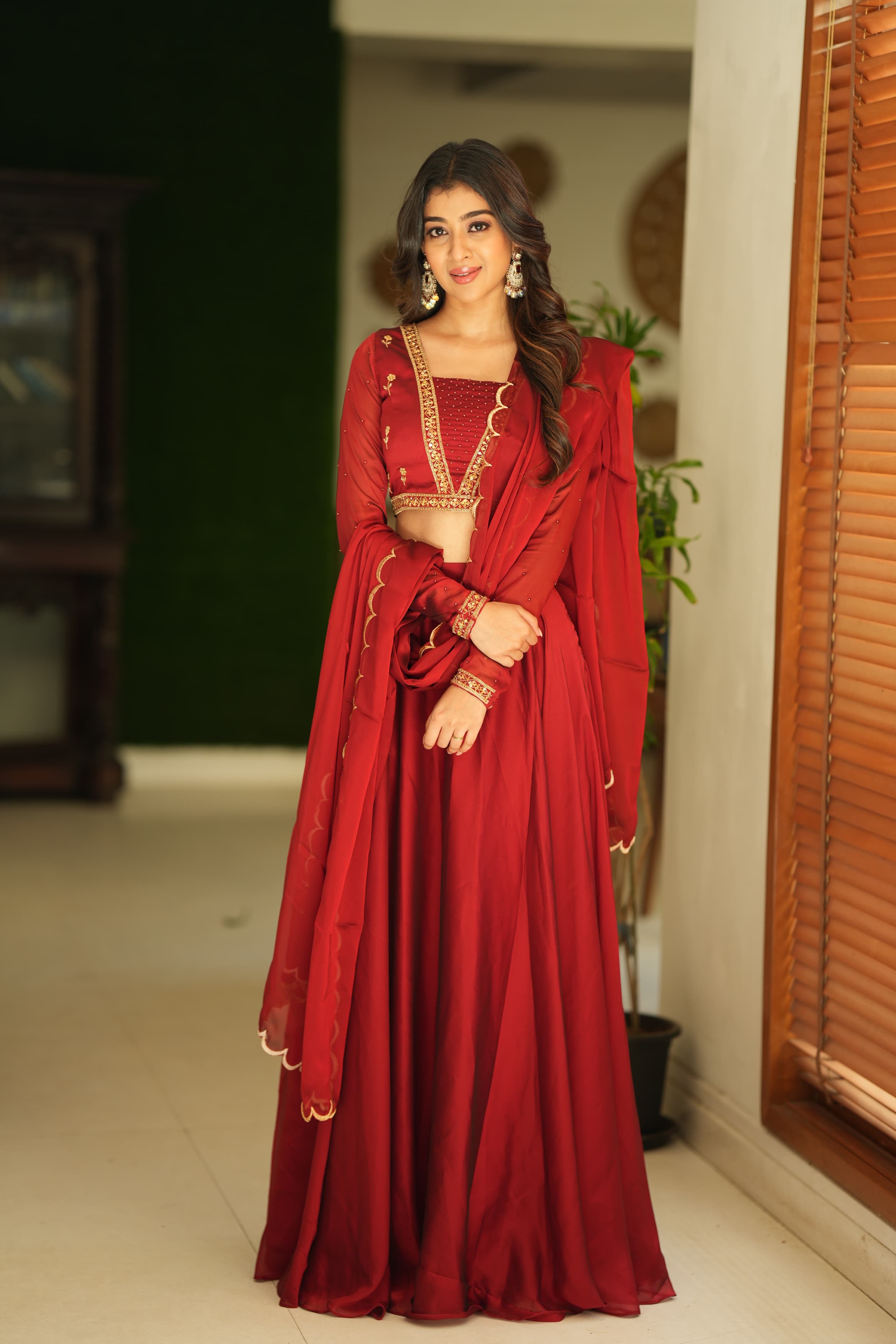 DD570 Yadhavi Premium Handwork Lehenga Choli - Elegant Indian Bridal Wear for Weddings & Festivals | Perfect for Sangeet, Mehendi & Reception Ceremonies