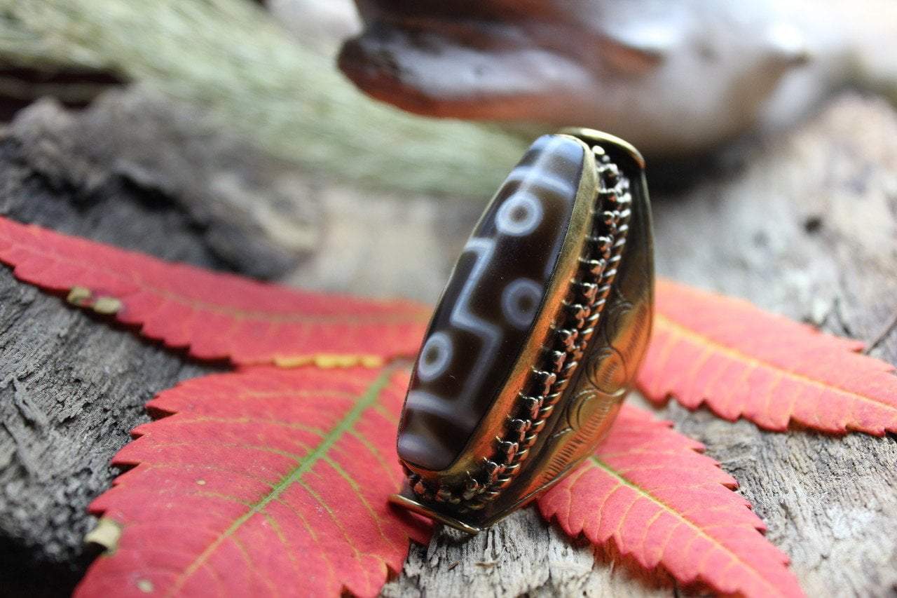 4 Eye Dzi Bead Ring - Tibetan Buddhist Protection Jewelry for Men & Women - Perfect for Meditation, Spiritual Healing & Fashion Accessories