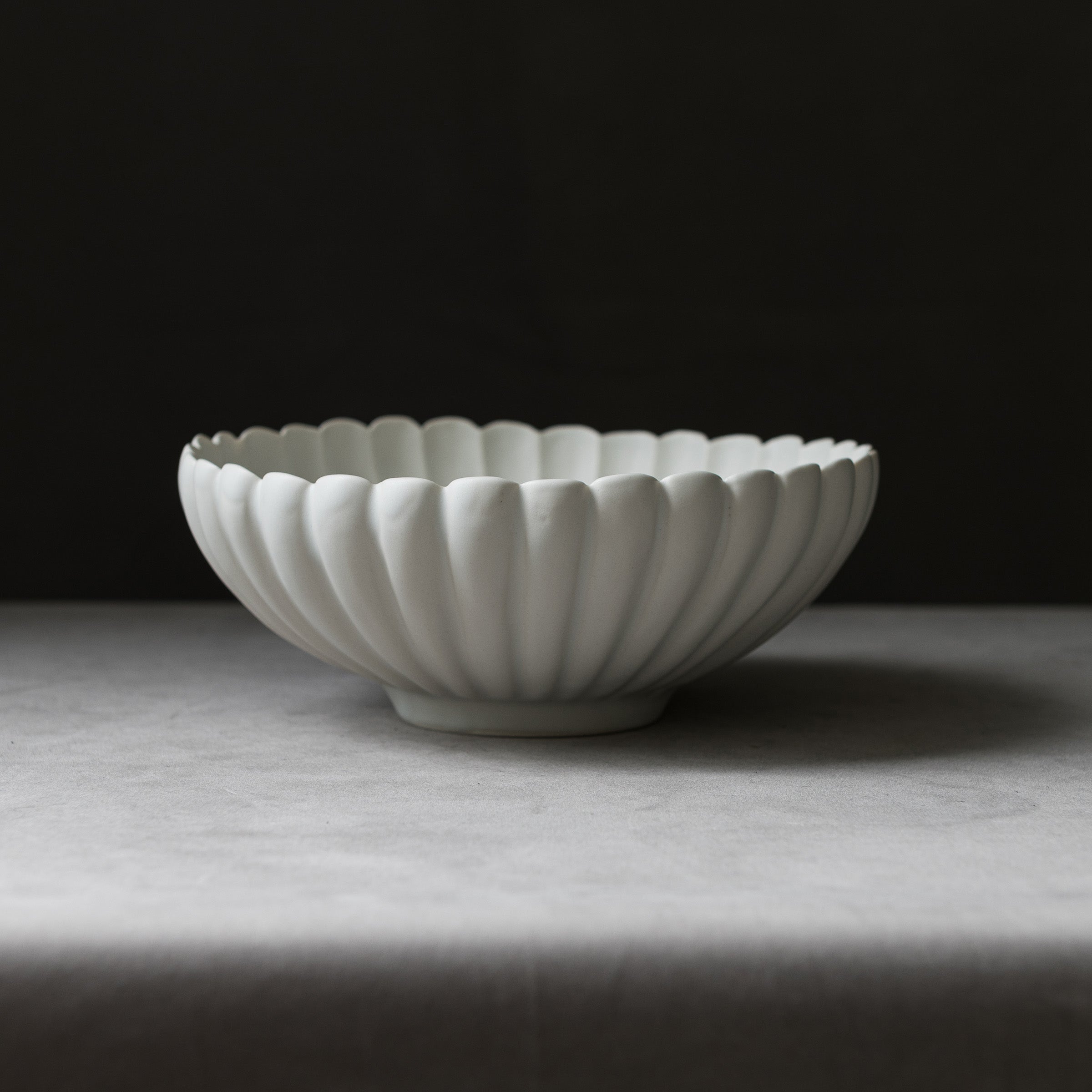 USUKIYAKI Rinka Handmade Large Japanese Ceramic Bowl - Handcrafted Pottery for Sushi, Ramen & Asian Dining | Perfect for Home Restaurants & Gift Giving