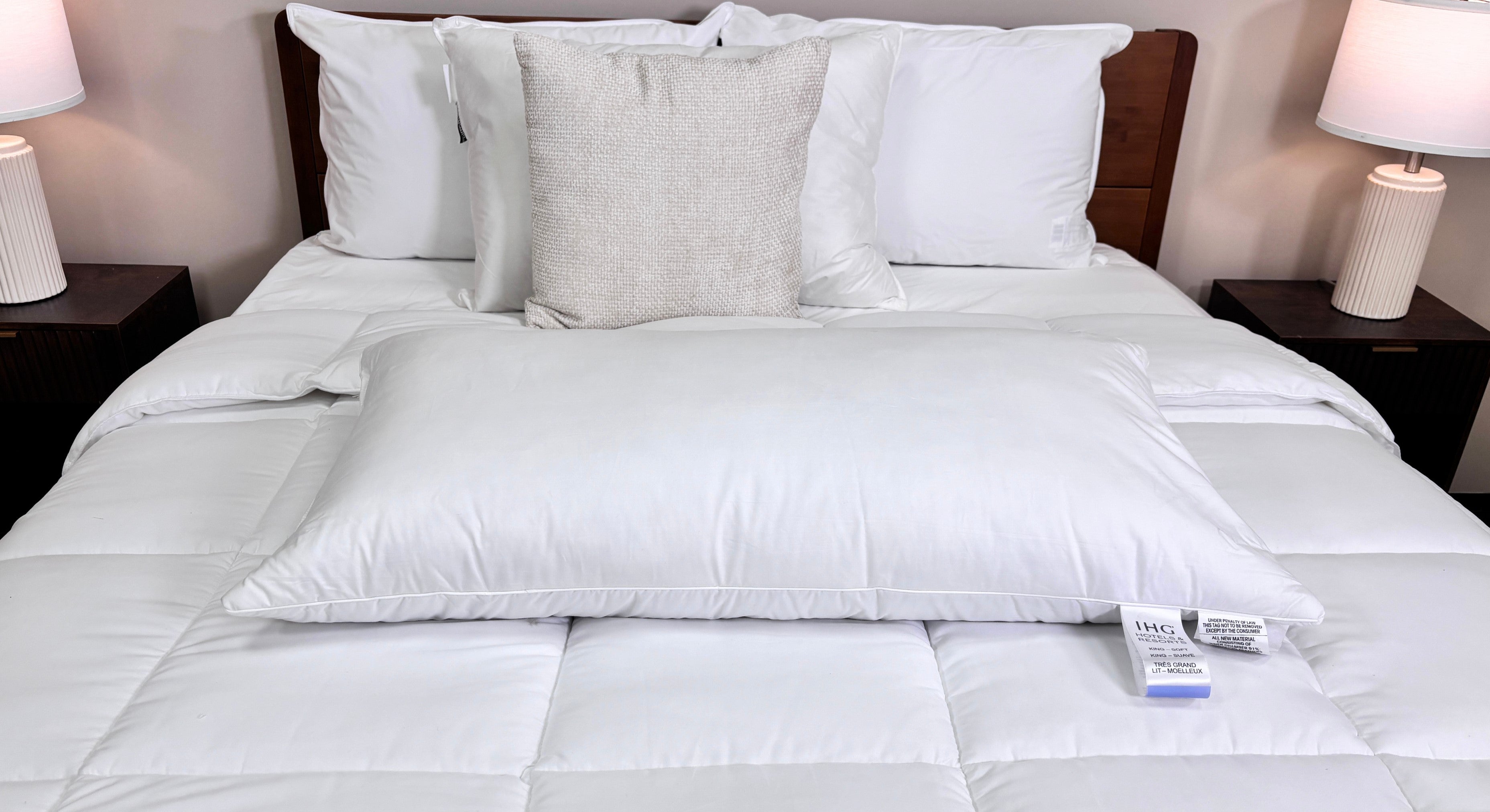 Holiday Inn® Featherbest Medium Support Pillow - Premium Hotel Quality Pillow for Back, Stomach & Side Sleepers - Perfect for Home, Travel & Guest Rooms