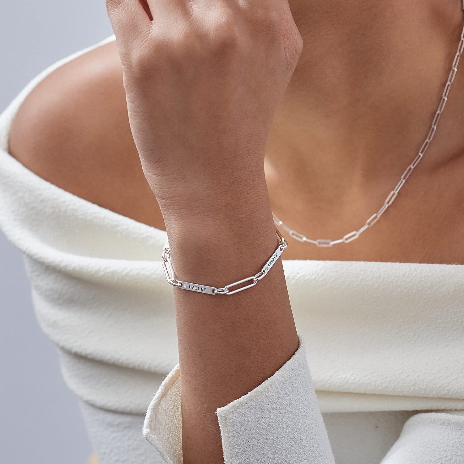 Personalized Ivy Name Paperclip Chain Bracelet with Custom Engravings - Unique Jewelry Gift for Women, Mom, Wife - Mother's Day, Christmas, Birthday Present - Perfect for Everyday Wear, Date Nights & Special Occasions