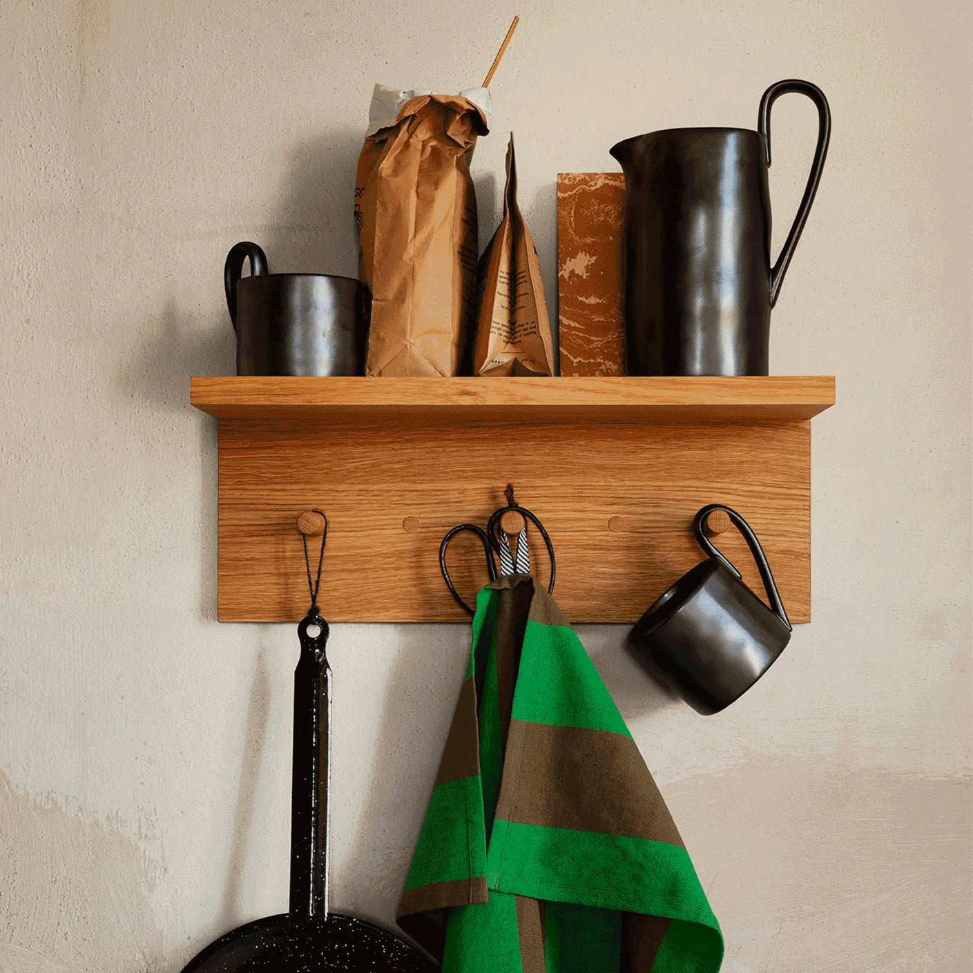 Loop Handle Jug Black - Durable & Stylish Water Pitcher for Home, Office, or Outdoor Use - Perfect for Iced Tea, Lemonade & Beverages