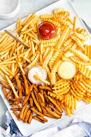 Ore-Ida Golden Crinkles French Fried Potatoes - Gluten-Free Frozen Fries, 4 Family Size Boxes (8 lbs Each) | Perfect for Parties, BBQs & Quick Family Meals