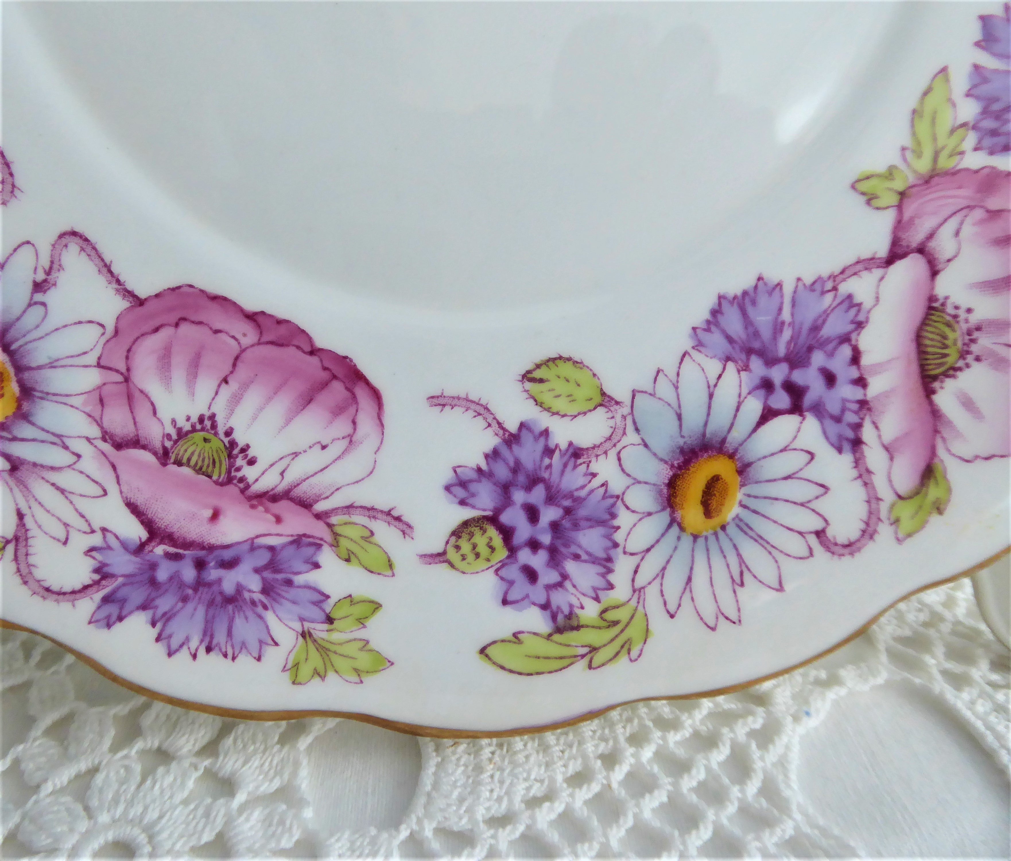 Vintage Roslyn England Ambleside Lugged Cake Serving Plate - Pink Lavender Floral Design with 1950s Poppies & Daisies | Perfect for Afternoon Tea, Bridal Showers & Vintage Tableware Collections