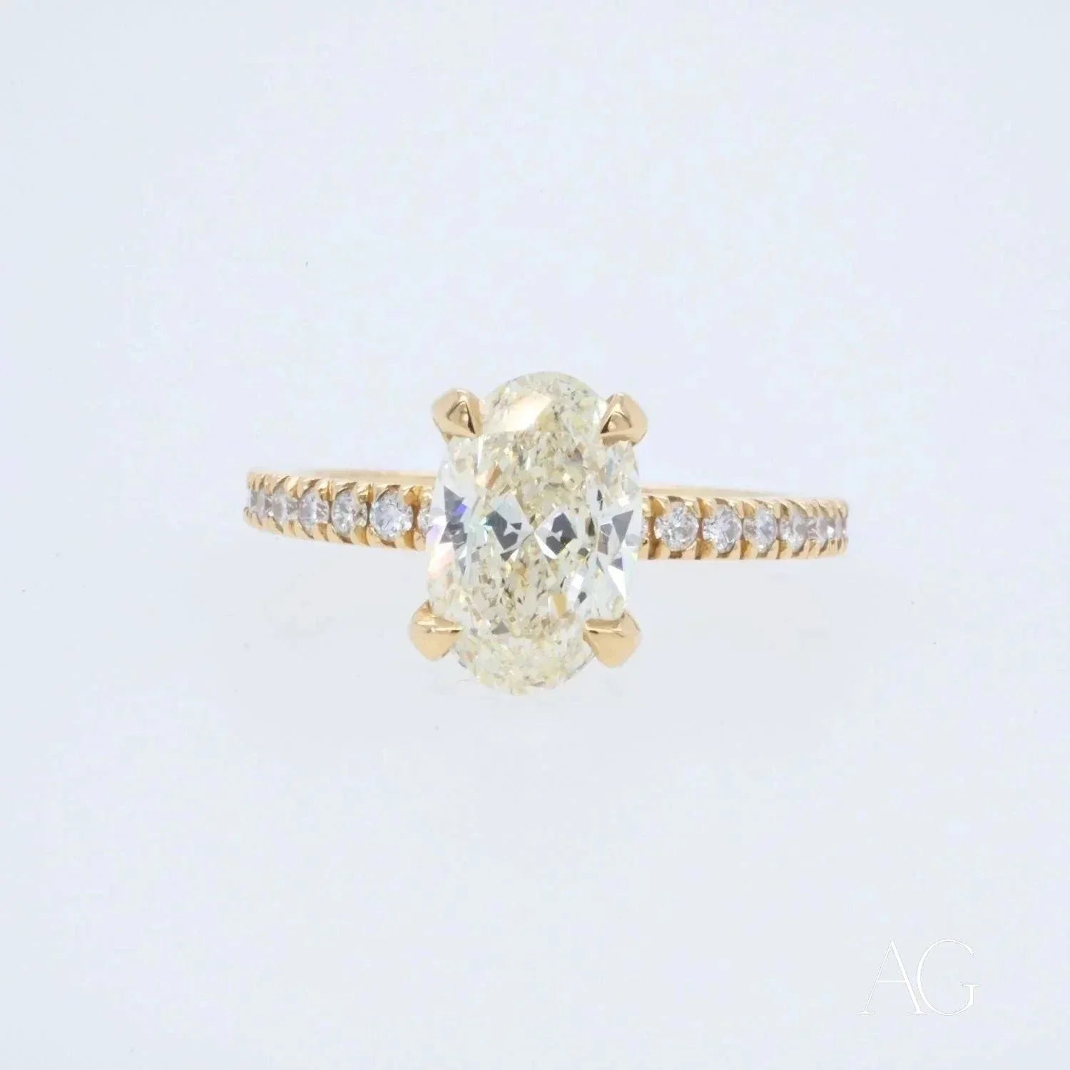 18K Gold Oval Diamond Engagement Ring for Women - Elegant Solitaire Wedding Band, Perfect for Proposals, Anniversaries & Special Occasions