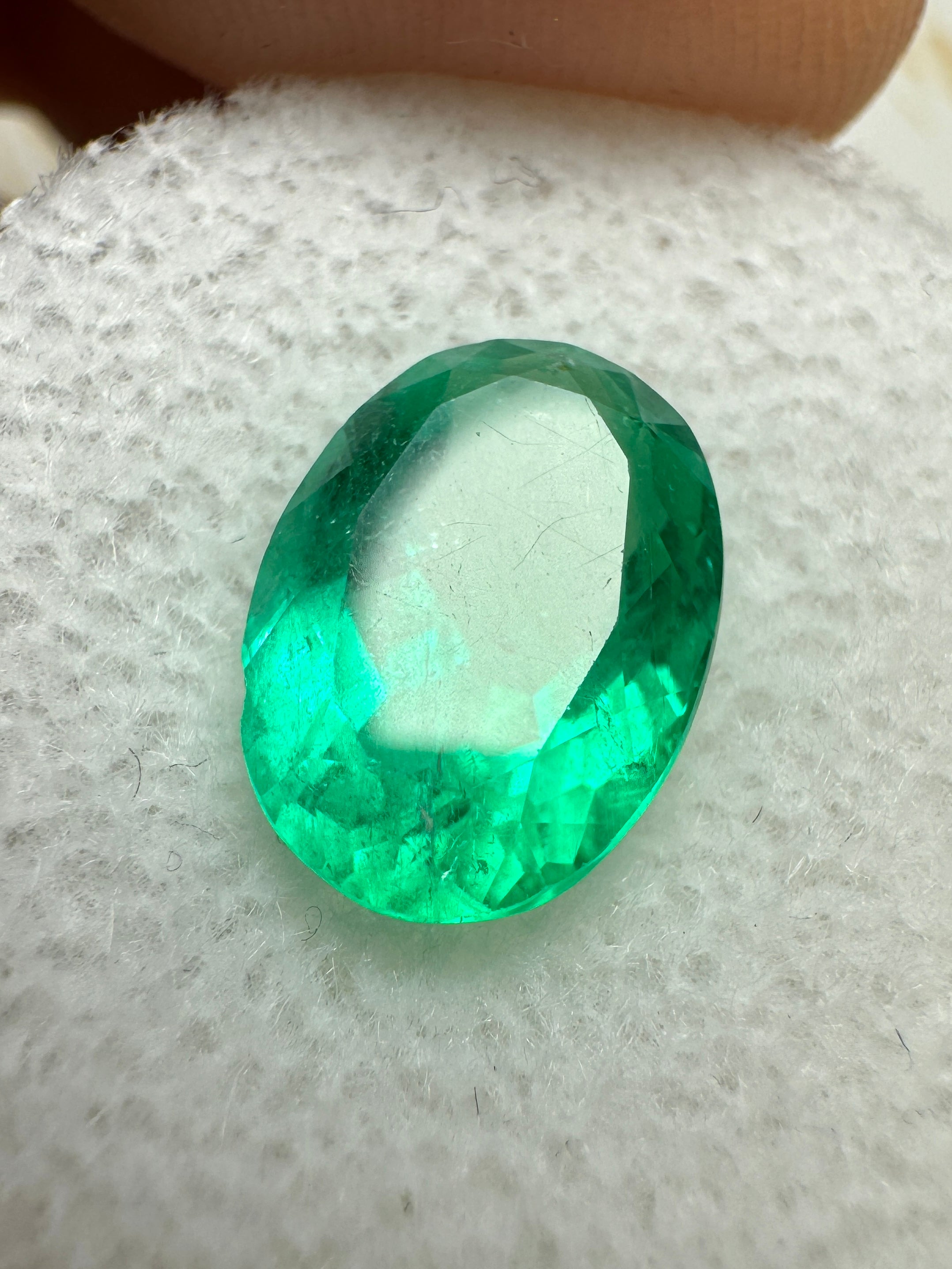 2.87 Carat 11x8mm Oval Cut Loose Colombian Emerald - Vivid Green Gemstone for Jewelry Making, Engagement Rings & Luxury Gifts