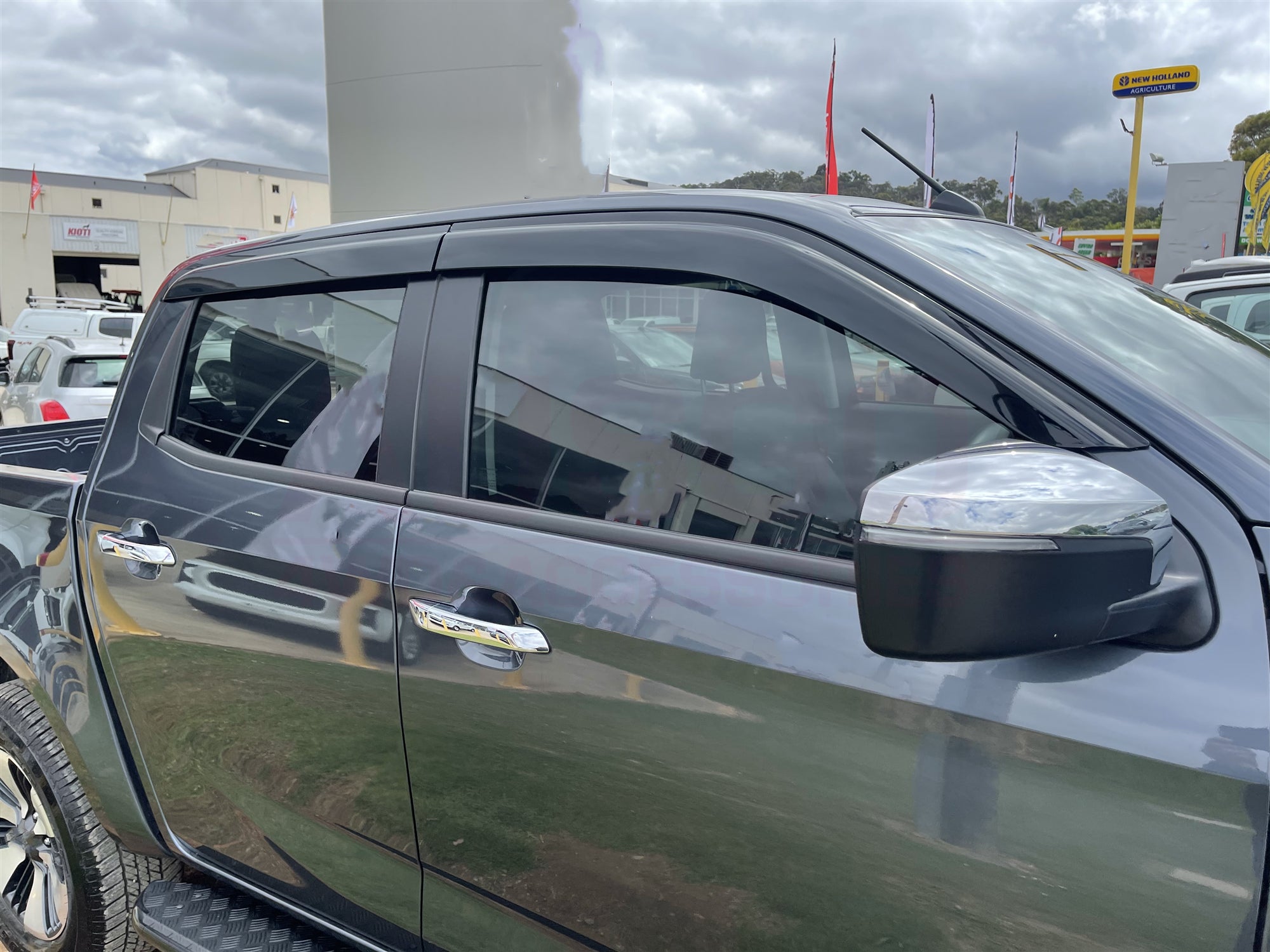 Premium Injection Weather Shields for ISUZU D-MAX DMAX Dual Cab (2020-Present) - Durable Rain Guards & Window Deflectors for All-Weather Protection & Off-Road Adventures