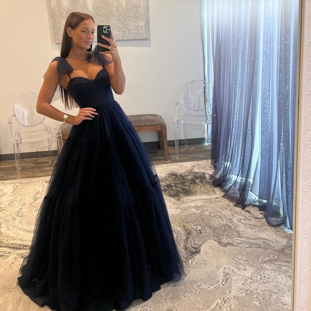 Elegant A-Line Navy Blue Tulle Long Prom Dress for Formal Evening Events - Perfect for Homecoming, Dances & Special Occasions - Style J5549