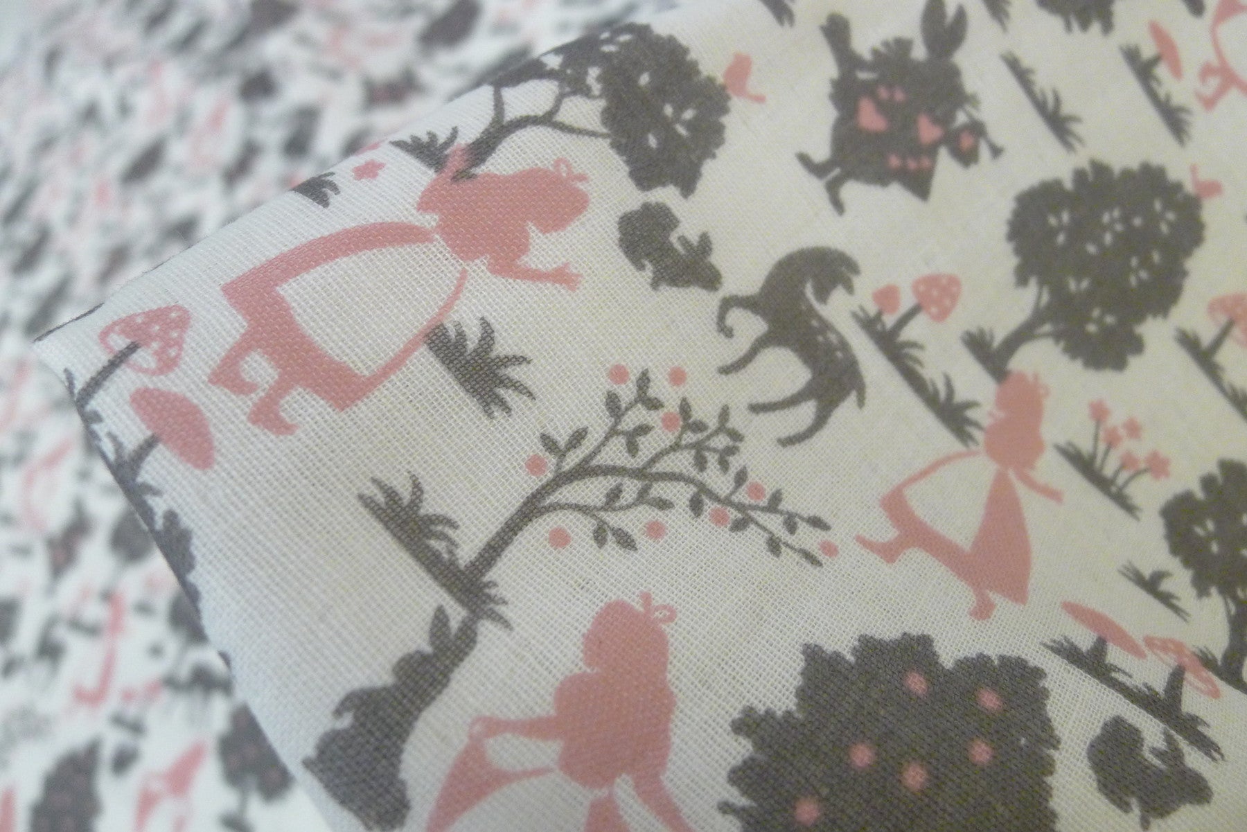Alice in Wonderland Pink Dress - Vintage Inspired Costume for Cosplay, Halloween & Themed Parties - Perfect for Kids & Adults