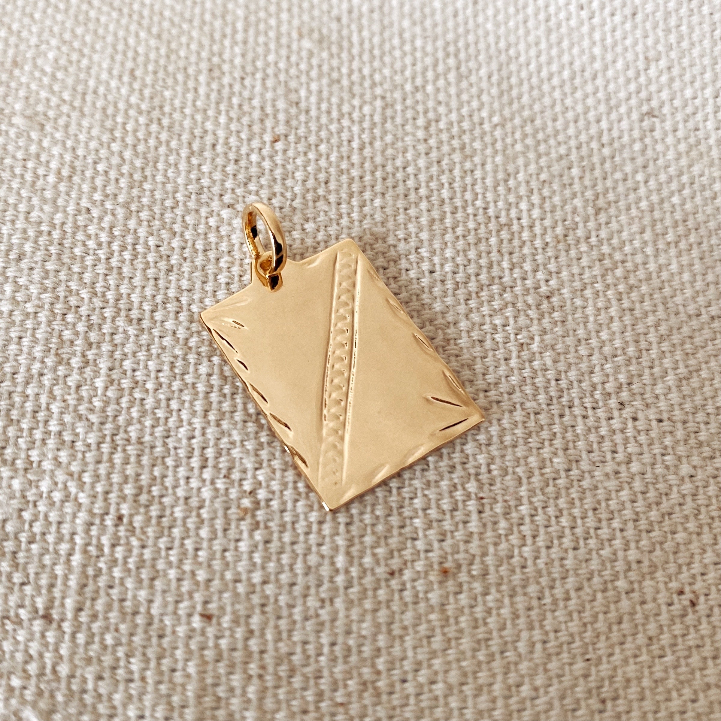 18K Gold Filled Tag Plate Pendant Necklace - Diamond Cut Borders & Cross Texture Design - Perfect for Everyday Wear, Gifts & Special Occasions