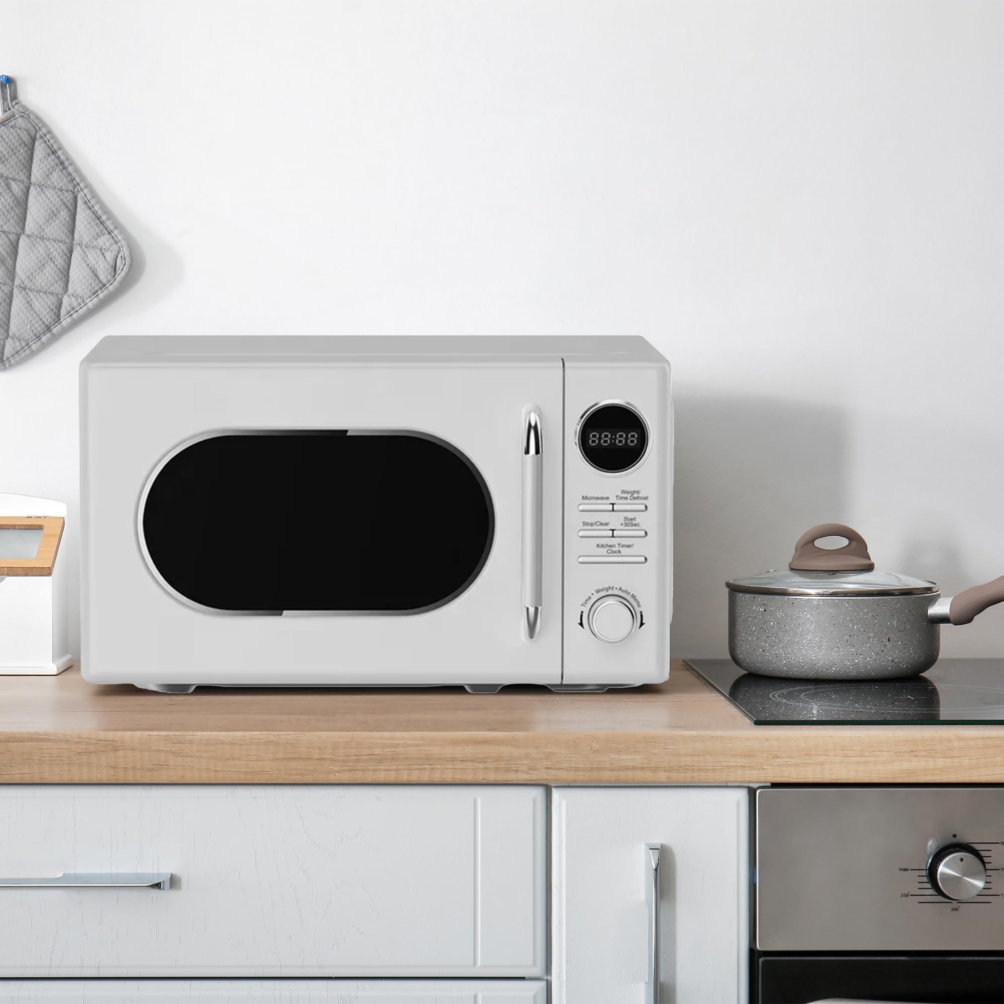 Magic Chef 0.7 Cu Ft Countertop Microwave Oven - Retro Style Compact Microwave for Small Kitchens, Dorms & Offices - White (Perfect for Heating Meals, Popcorn & Beverages)