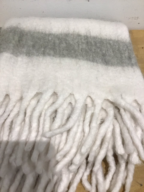 Pottery Barn Soft Gray and White Knit Throw Blanket - Cozy Plush Fleece for Sofa, Bed & Winter Warmth - Perfect for Home Decor, Gifts & Relaxation