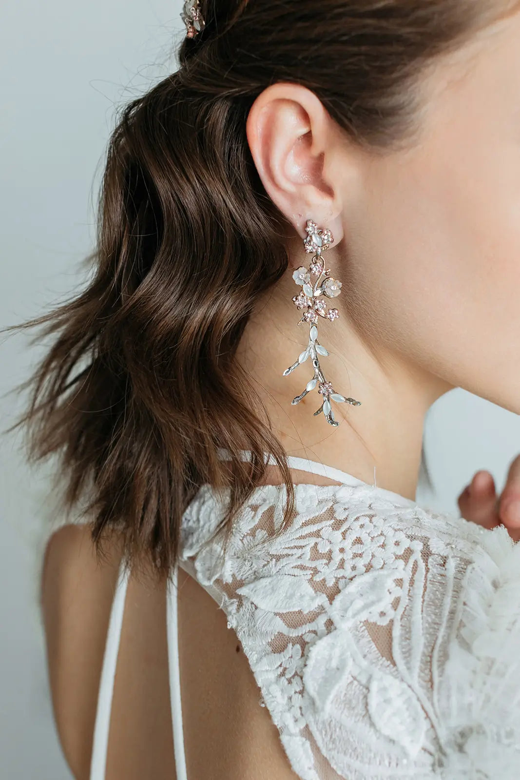 Evoke Elegant Gold Hoop Earrings for Women - Hypoallergenic & Lightweight - Perfect for Parties, Weddings & Everyday Wear