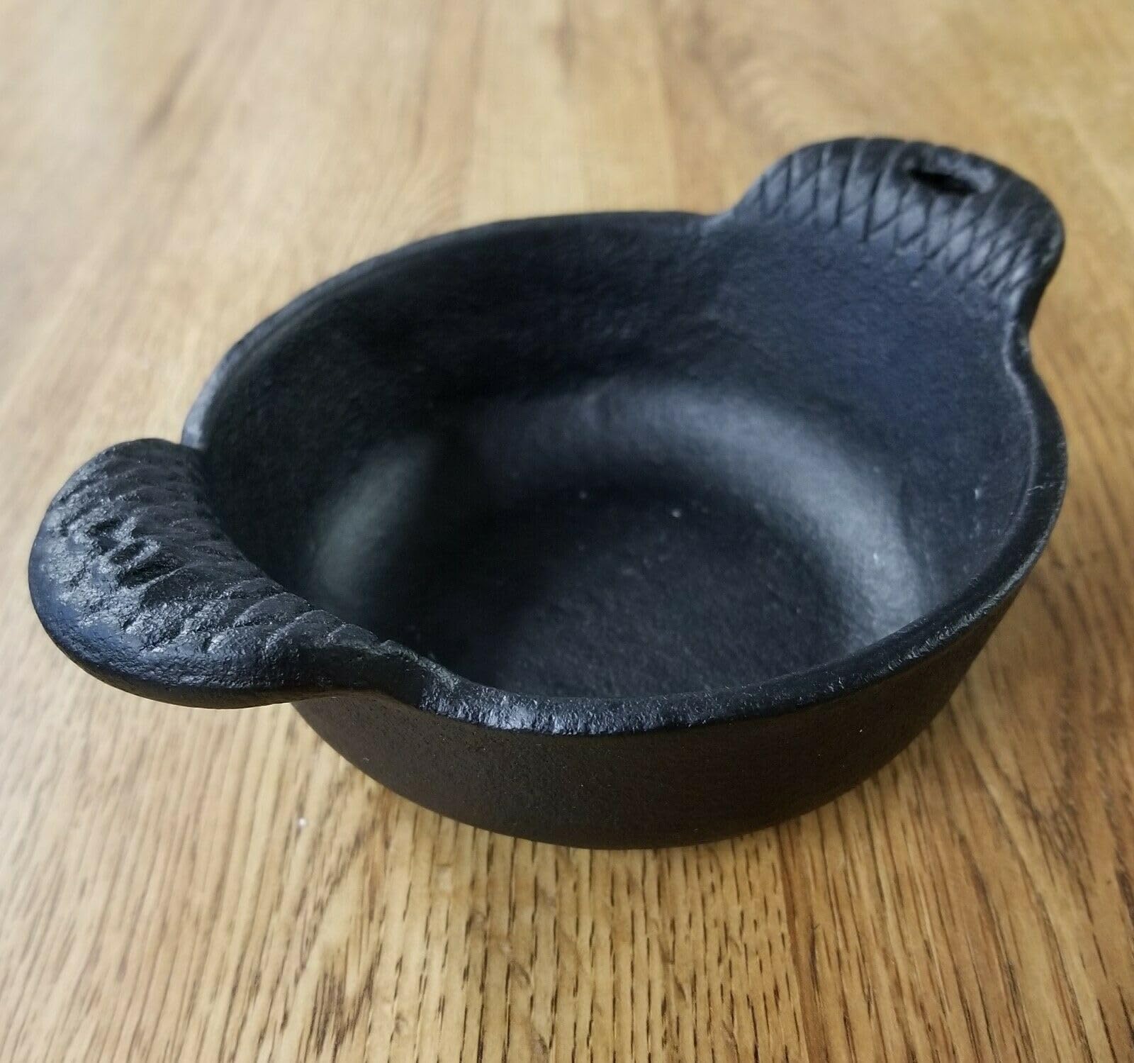 Mini Cast Iron Skillet Set of 4 - 12 Oz Capacity Non-Stick Pans for Baking, Cooking & Serving - Perfect for Cornbread, Eggs, Pies & Individual Desserts