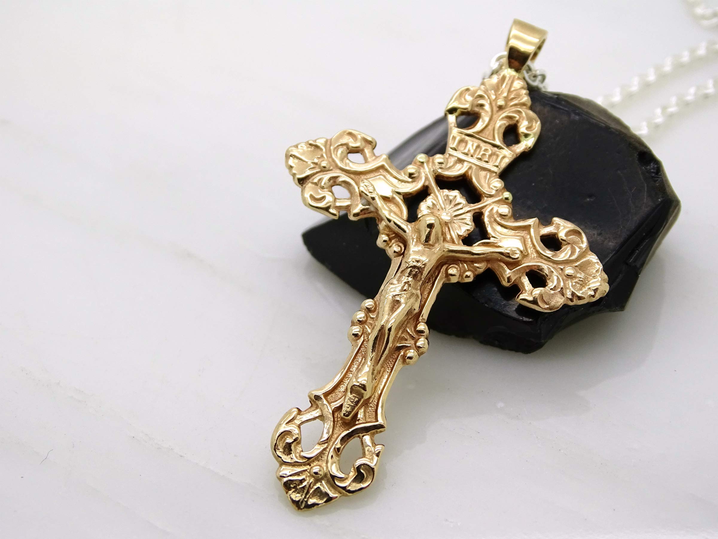 Big Gold Cross Pendant for Men - Stylish Gold Crucifix Necklace, Unique Mens Gift, Perfect for Daily Wear, Special Occasions, and Religious Events