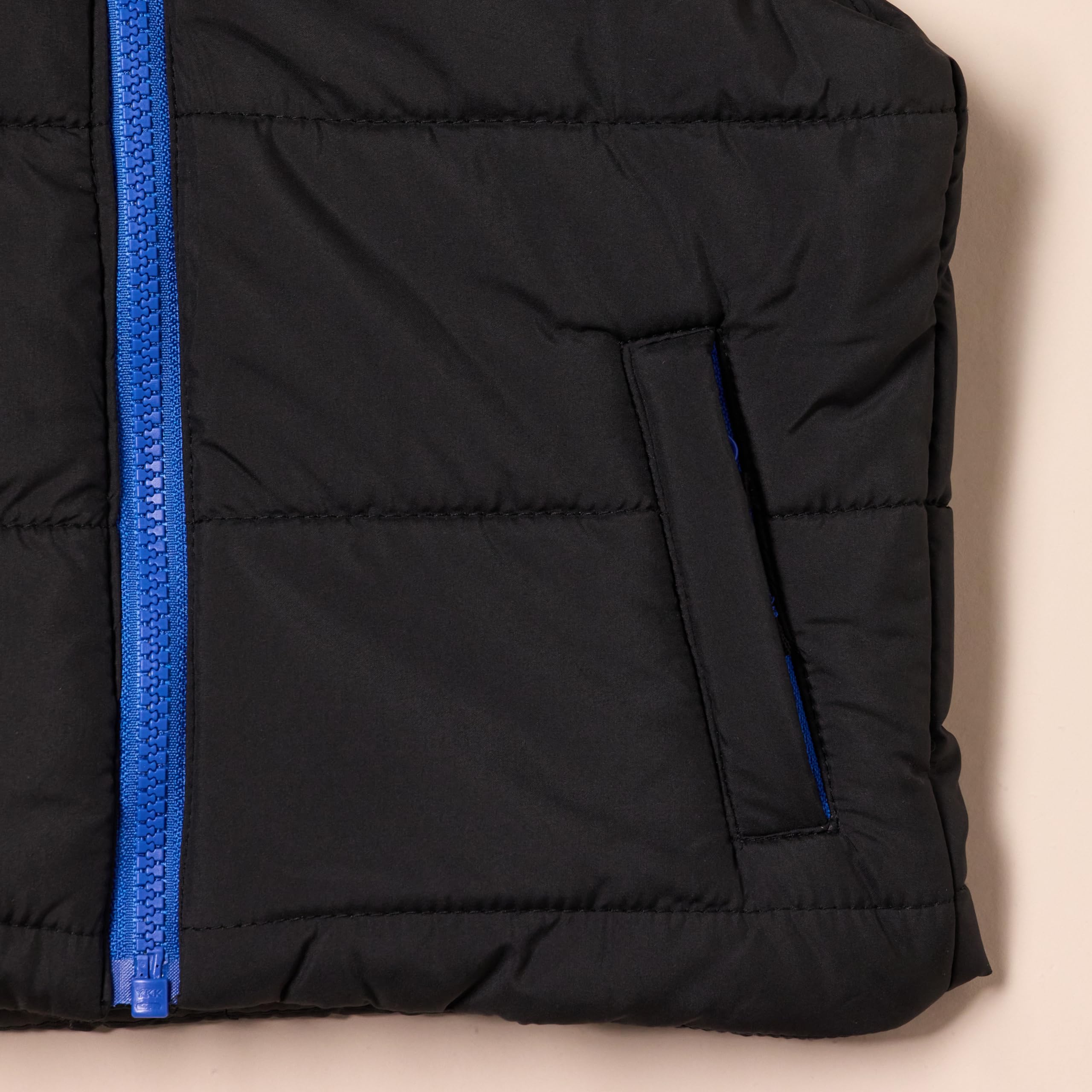Amazon Essentials Boys & Toddlers' Heavyweight Puffer Vest - Warm Winter Jacket for Outdoor Play, School & Cold Weather Activities