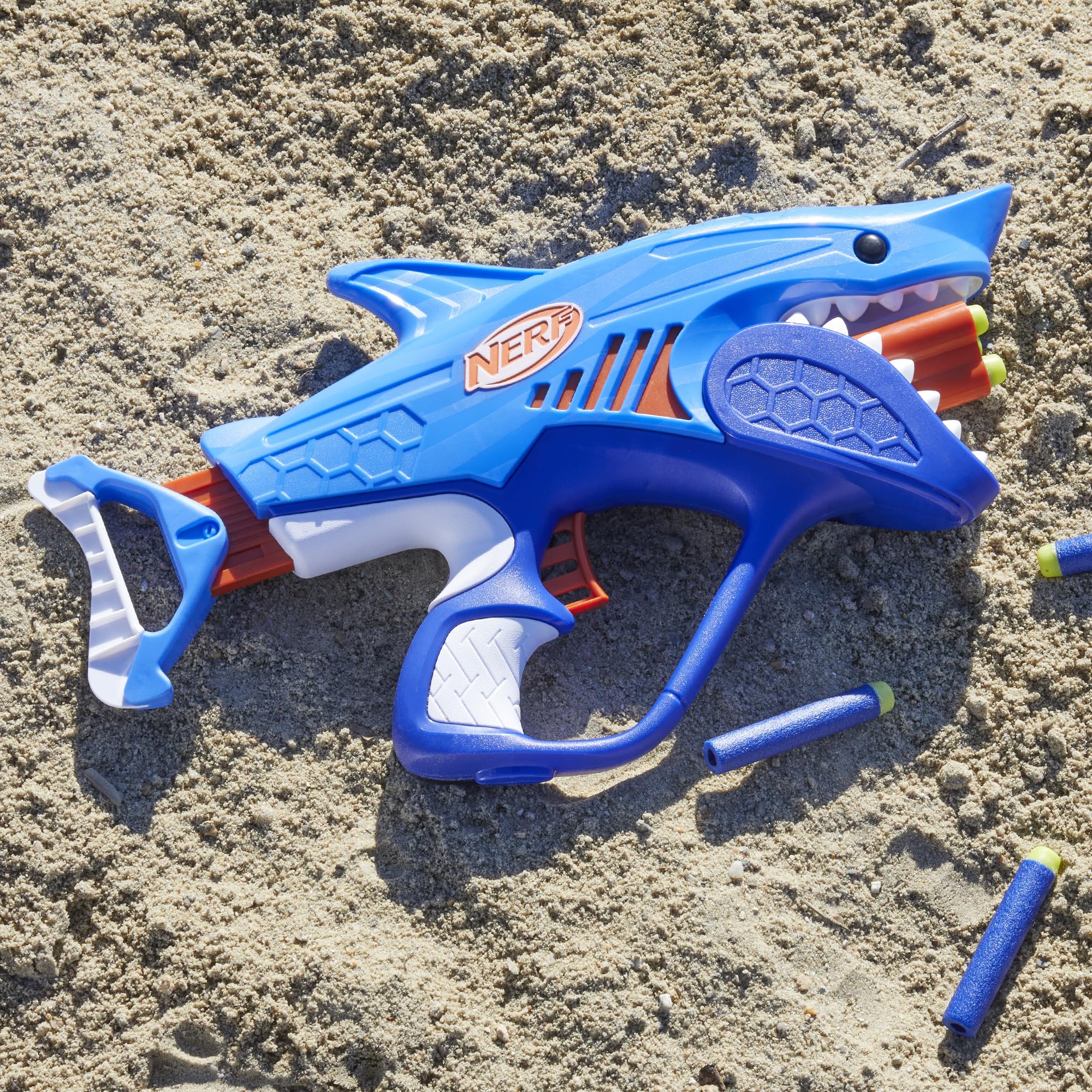 NERF Junior Wild Sharkfire Dart Blaster Toy - Easy to Play with 8 Nerf Elite Darts - Fun Outdoor Shark-Themed Blaster for Kids Ages 6+ - Perfect for Backyard Battles, Birthday Parties & Summer Playtime