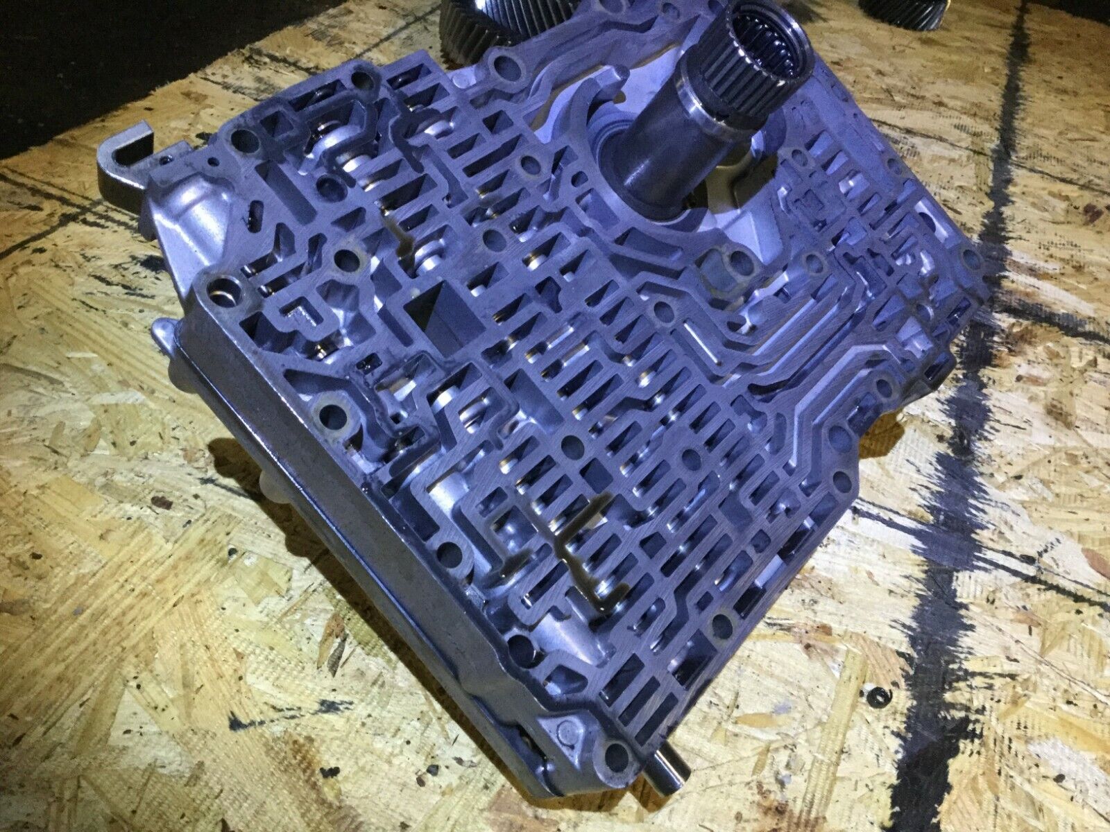 04 05 06 BMW X3 E83 3.0L Automatic Transmission Valve Body OEM D33 - Replacement Part for Smooth Gear Shifting & Improved Performance