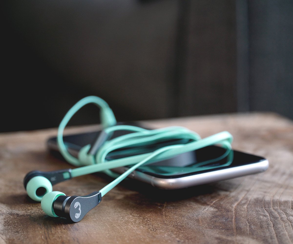 Fresh 'n Rebel Lace In-Ear Headphones with Mic - Wireless Bluetooth Earbuds in Peppermint Green | Sweatproof for Workouts, Running & Gym | Perfect for Music Lovers & Active Lifestyles [156296]