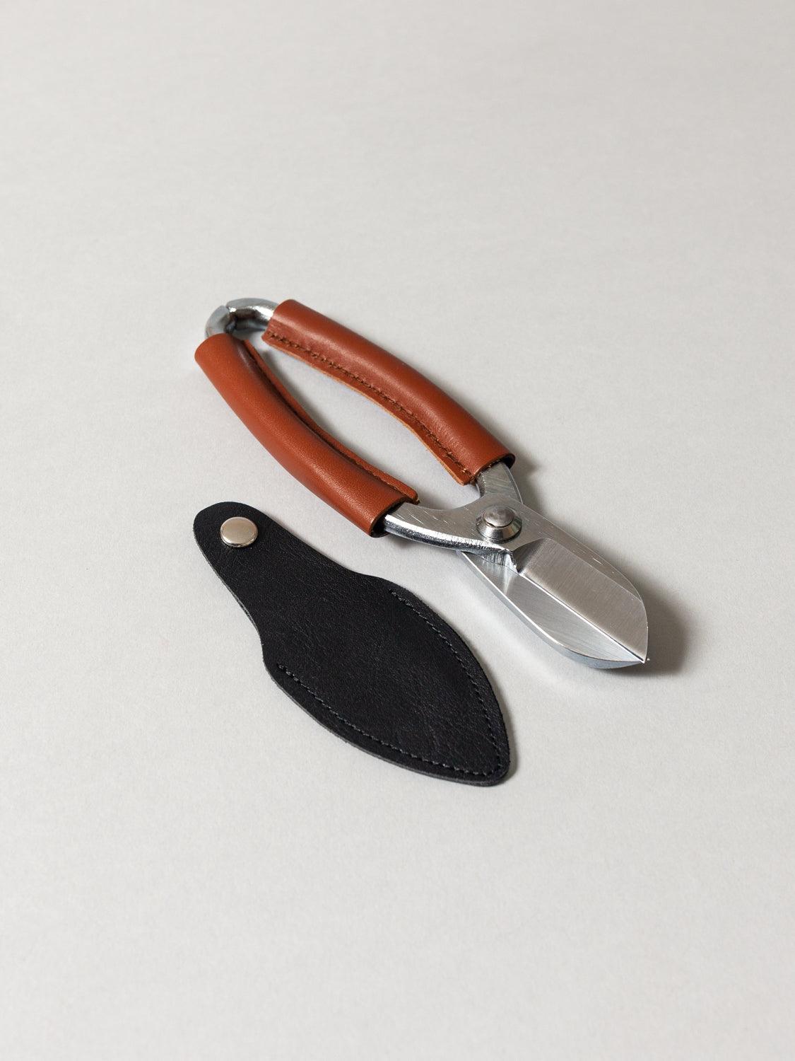 Premium Japanese Leather Ikebana Scissors - Sharp Floral Shears for Flower Arranging, Bonsai & Ikebana Art - Perfect for Gardeners, Florists & DIY Enthusiasts