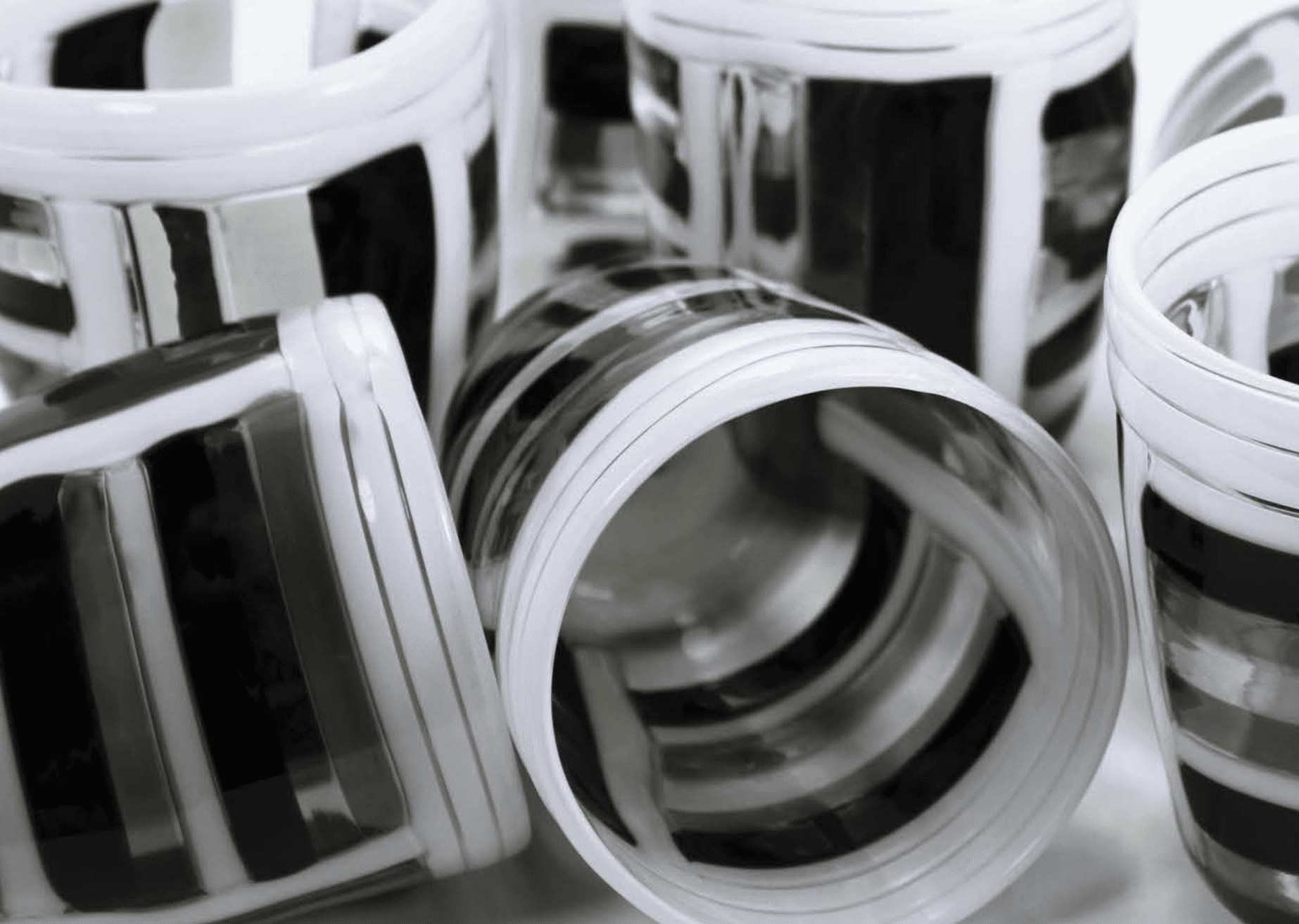 Black & White Striped Drinking Glasses Set of 6 - Modern Striped Glassware for Cocktails, Juice & Iced Coffee - Perfect for Home Bar, Restaurant & Party Decor