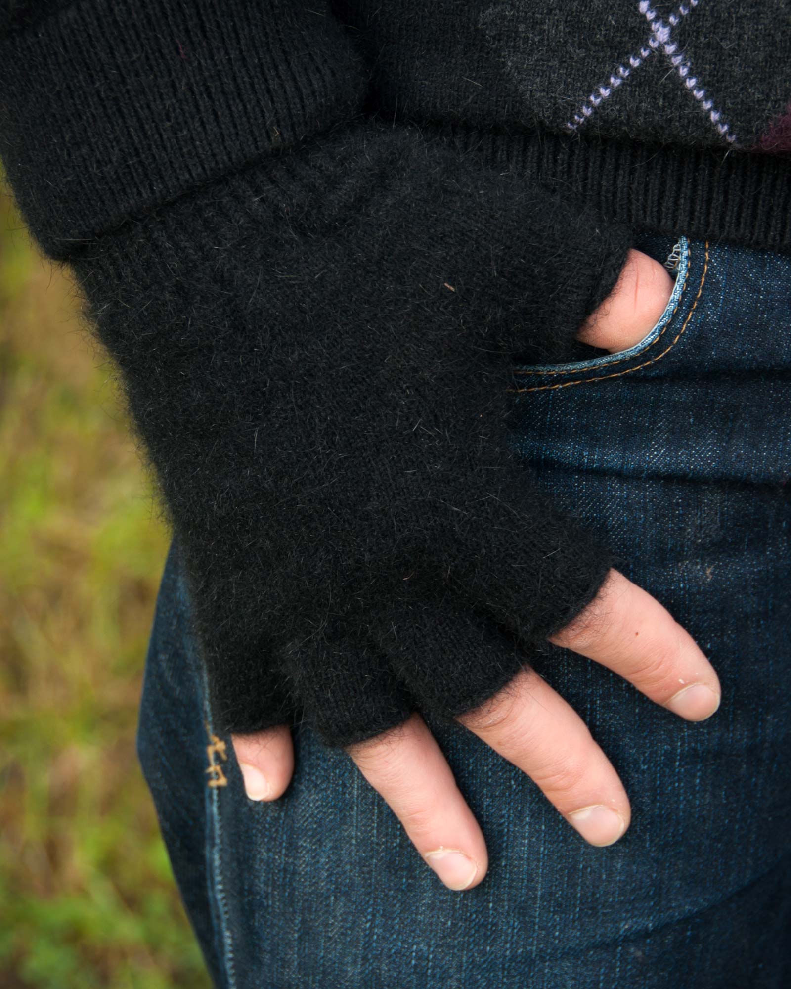 Black Unisex Fingerless Gloves - Premium Possum Merino Wool Blend - NX103 - Perfect for Outdoor Activities, Cycling & Cold Weather