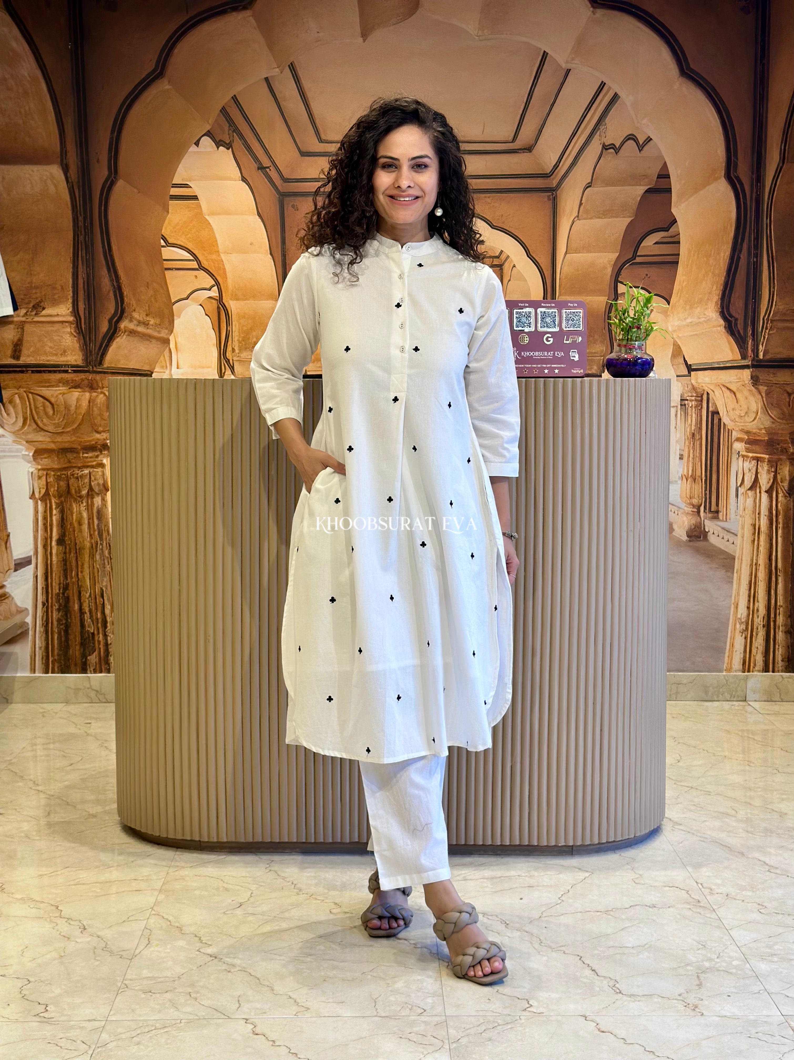 Elegant White Kurta Set for Women - Minimalist Indian Ethnic Wear - Perfect for Festivals, Weddings & Casual Outings