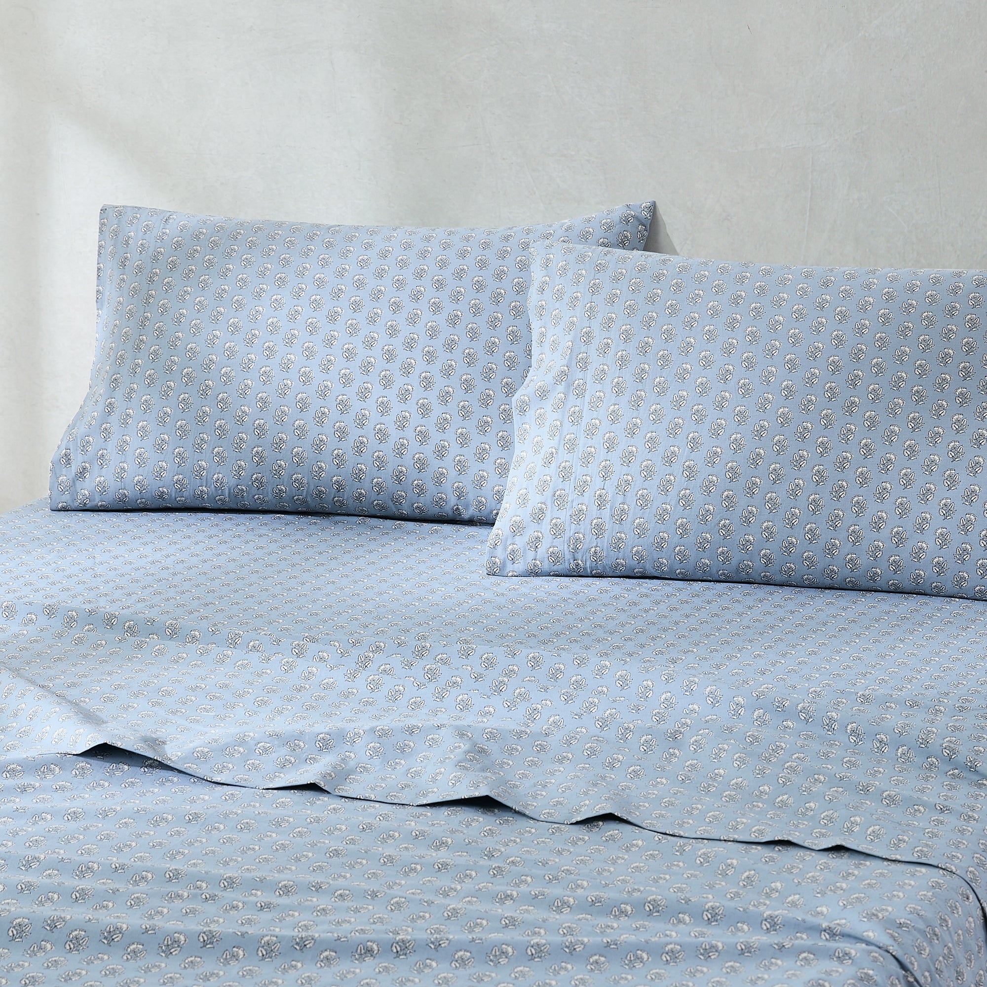 Premium Freesia Cotton Sheet Set - Soft Breathable Bed Sheets for All Seasons - Queen Size 4-Piece Set - Perfect for Home, Hotel, and Guest Room Use