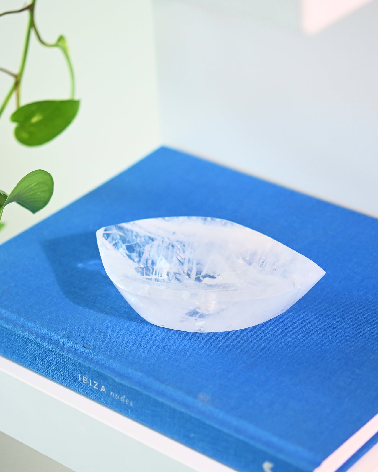 Clear Quartz Crystal Bowl - Natural Healing Stone for Meditation, Chakra Balancing & Home Decor | Perfect for Yoga, Reiki & Spiritual Practices