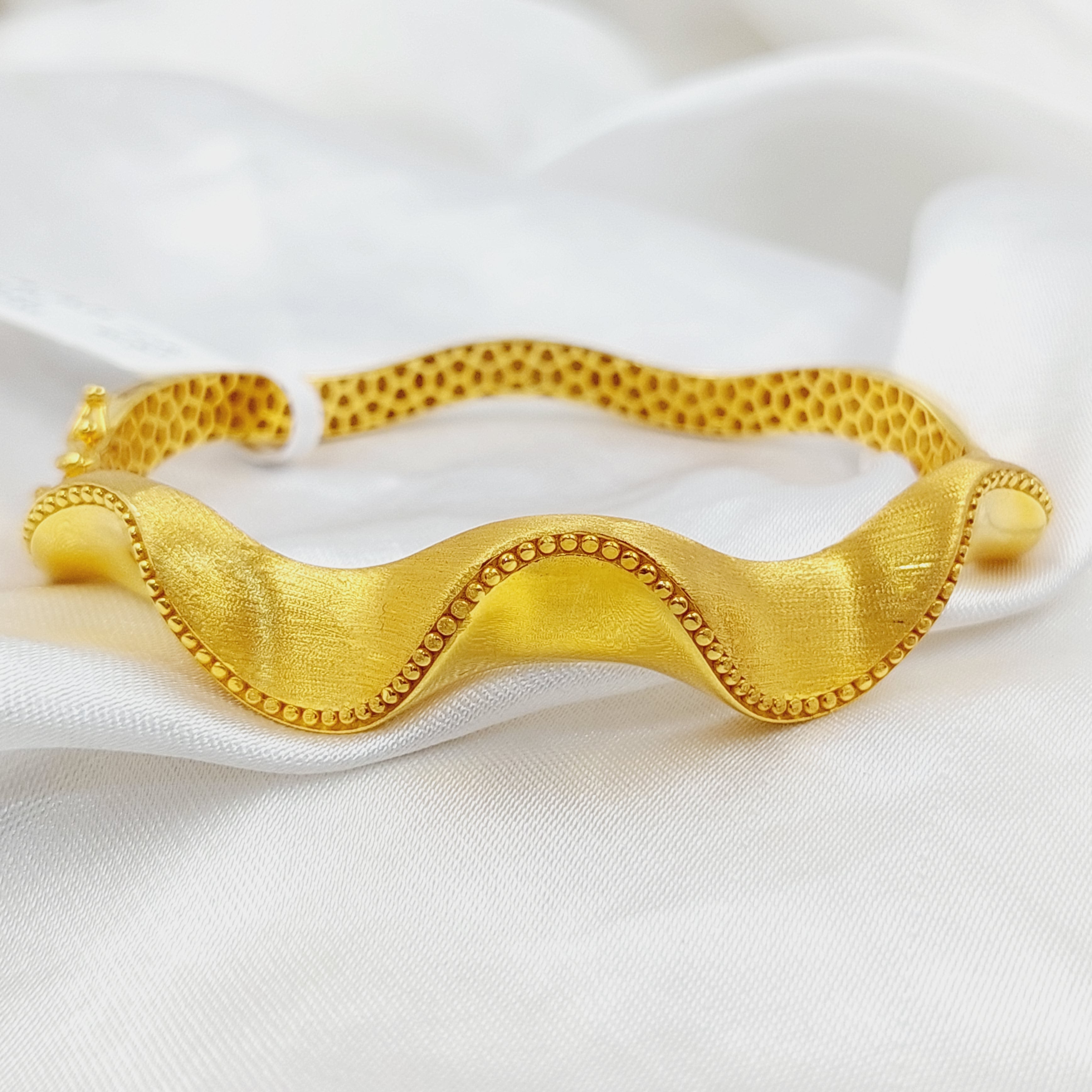 Deluxe Waves Bangle Bracelet - Elegant Stackable Jewelry for Women | Perfect for Beach Parties, Weddings & Everyday Wear