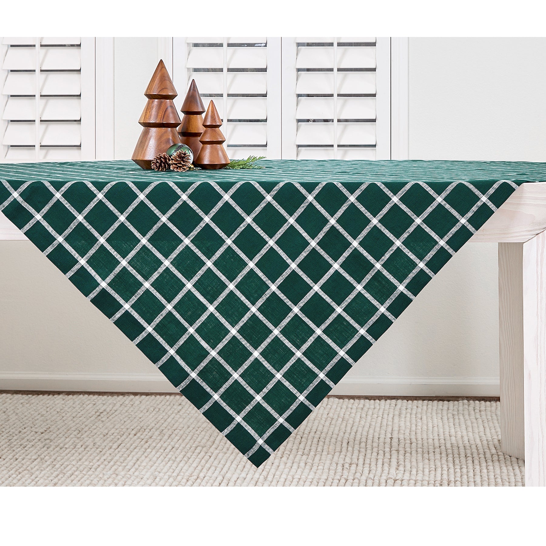 Stylish Windowpane Pattern Table Runner - Elegant Dining Table Decor for Holiday Dinners & Special Occasions