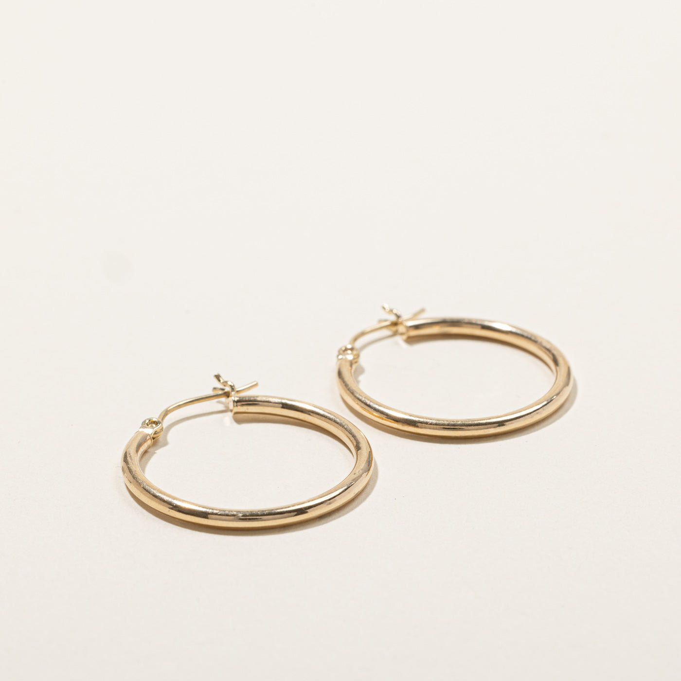 14K Solid Gold Hoop Earrings for Women - Classic Minimalist Everyday Wear - Perfect for Work, Parties & Gifting