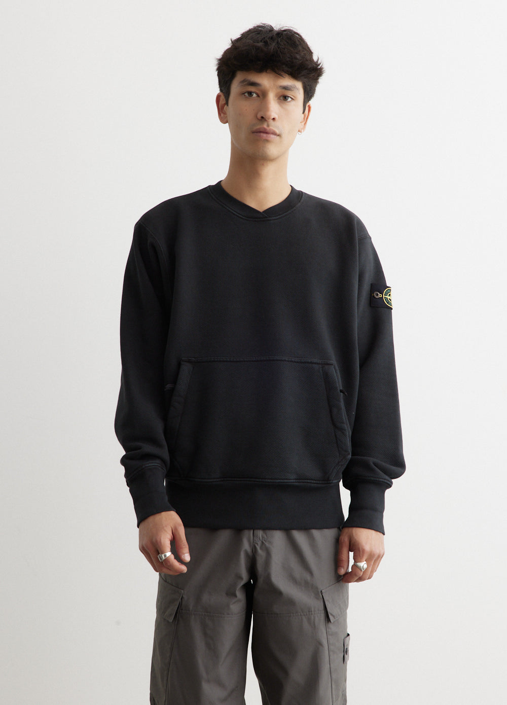 Oversized Sweatshirt with Badge Pouch Pocket - Cozy Pullover Hoodie for Men & Women - Perfect for Work, Travel, and Casual Wear