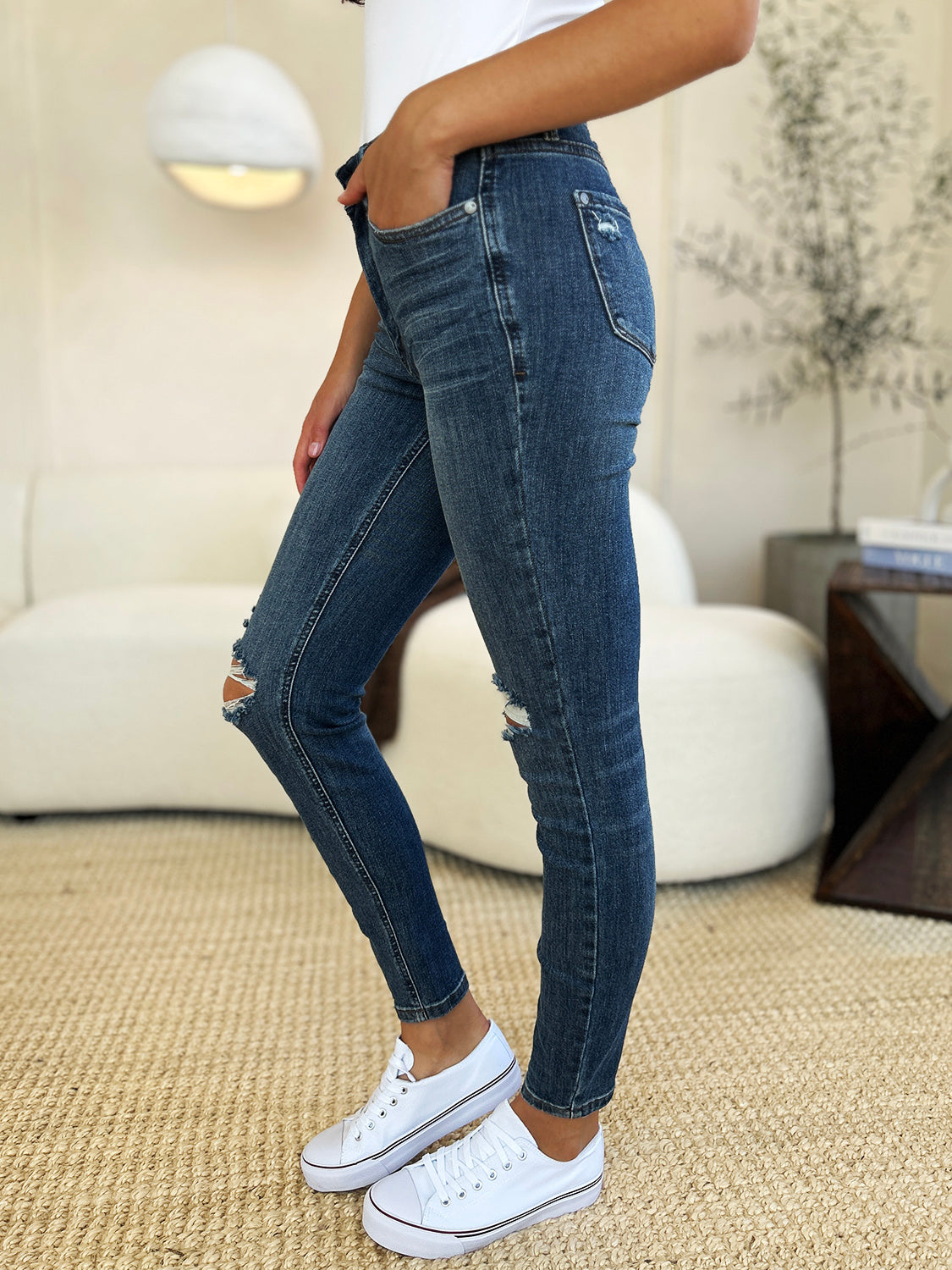 Judy Blue Women's Mid Waist Distressed Slim Jeans - High Quality Stretch Denim Pants for Casual Wear & Everyday Outfits