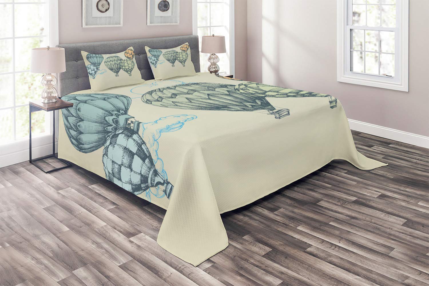 Ambesonne Vintage Quilt Set - Soft Tone Hot Air Balloon Sky Travel Design, 3-Piece King Size Bedspread with 2 Pillow Shams (Green/Blue) | Perfect for Guest Bedrooms, Cozy Home Decor & Bohemian Style Bedrooms