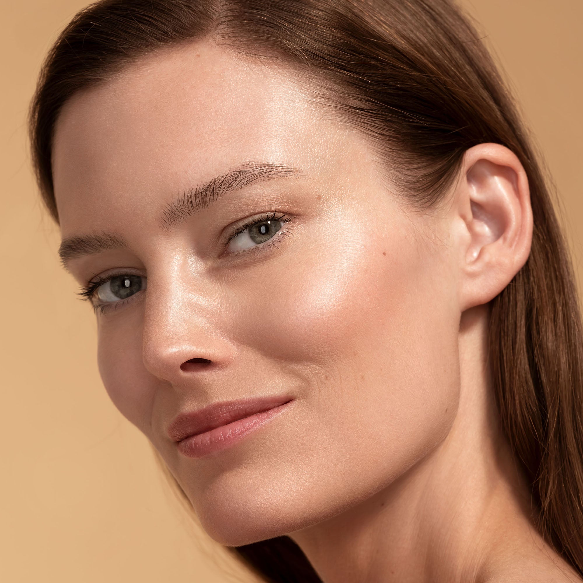 Sheer Glow Gold Face Tint - Natural Luminous Makeup for Dewy Skin | Perfect for Daily Wear & Special Occasions
