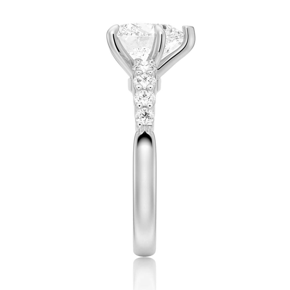 Classic Heart-Shaped Moissanite Engagement Ring with Shared Prong Setting - Perfect for Proposals, Anniversaries & Romantic Occasions