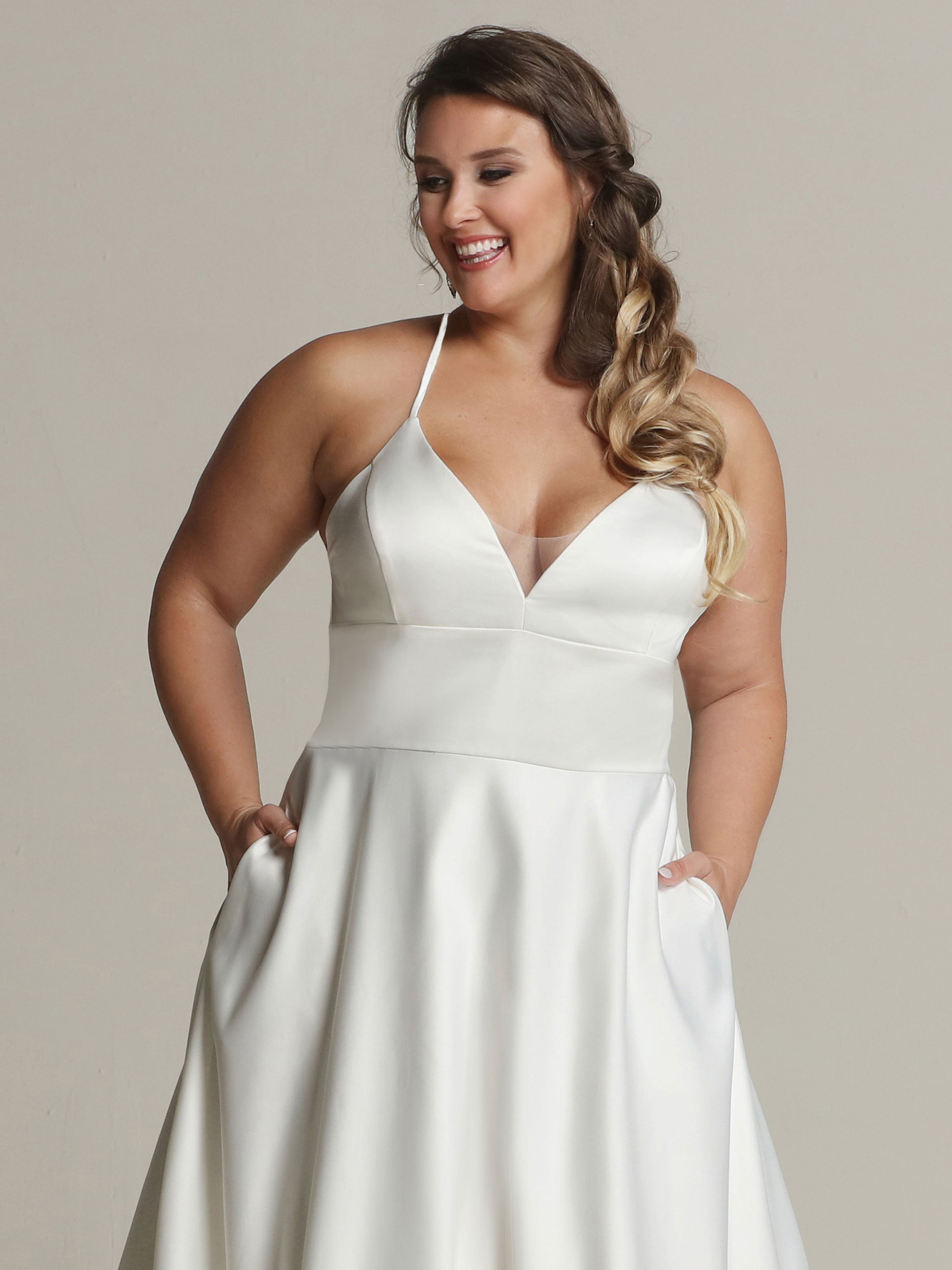 Try At Home Riley Wedding Dress – Elegant Lace Bridal Gown for Try Before You Buy | Perfect for Beach Weddings, Vow Renewals & Formal Events
