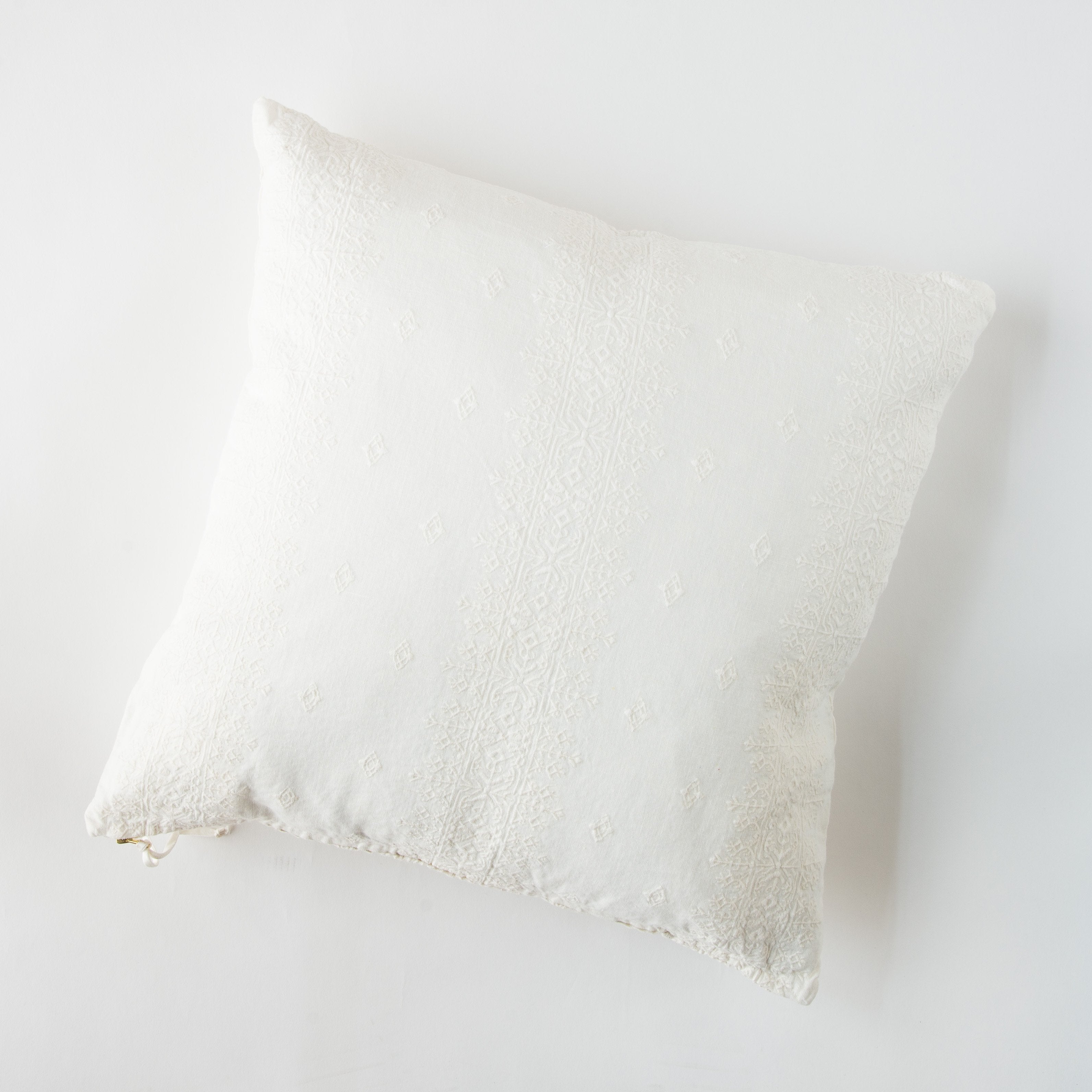 Stylish Ines Throw Pillow - Soft Decorative Cushion for Sofa, Bed & Home Decor - Perfect for Living Room, Bedroom & Dorm Comfort