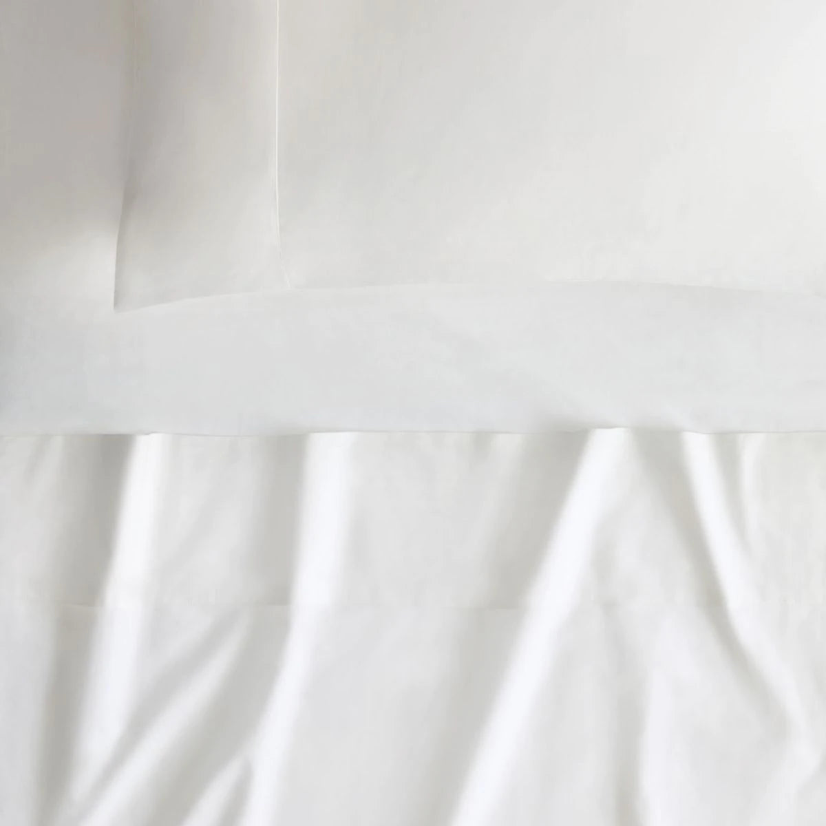 500TC Super Soft Sateen Fitted Sheet SNOW by Sheridan - Premium Queen Size Bed Sheet Set for Luxurious Comfort | Perfect for Master Bedroom, Guest Room & Hotel Use